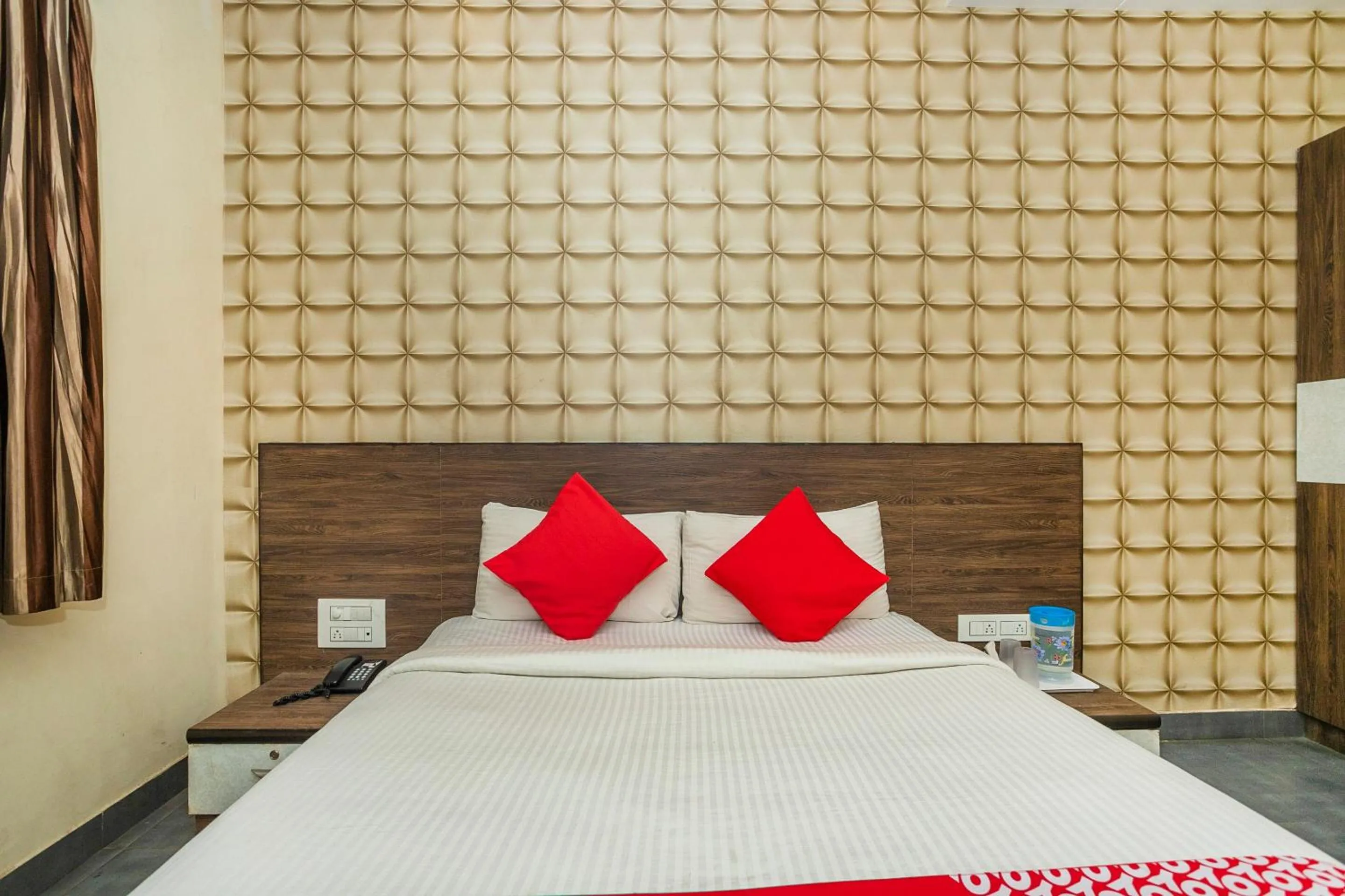 Lobby or reception in Collection O Indian Suites Near Sitara Restaurant