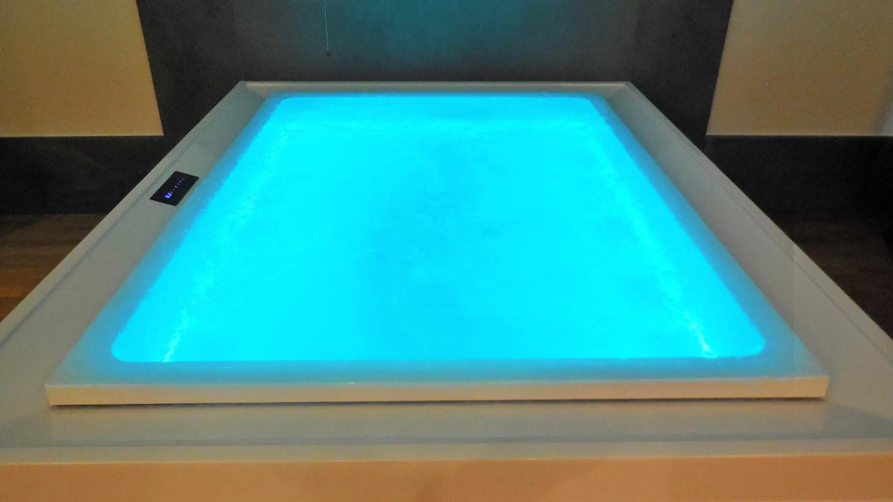 Hot Tub in Hotel Marechiaro