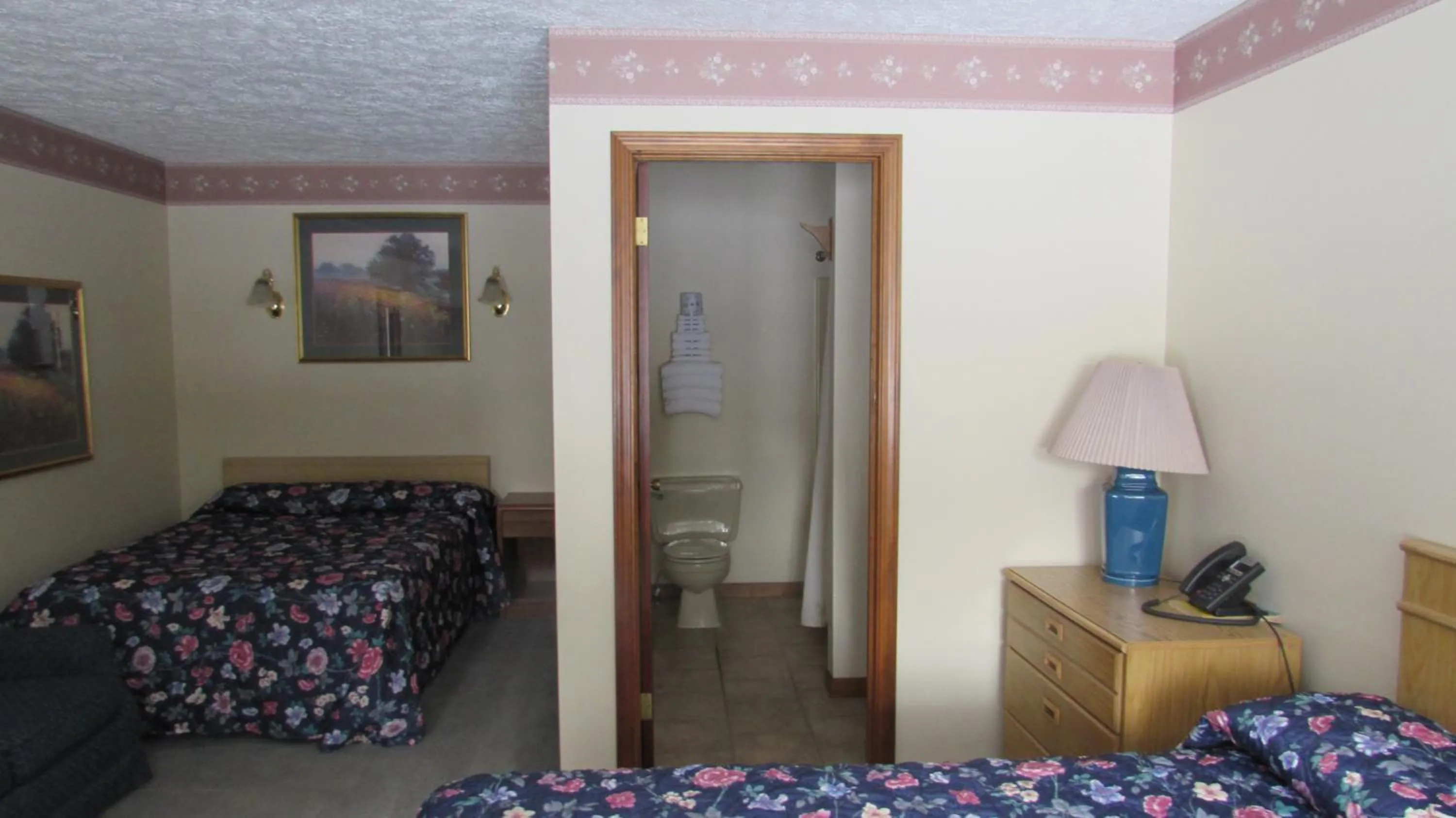 Bed in Woodland Motor Lodge