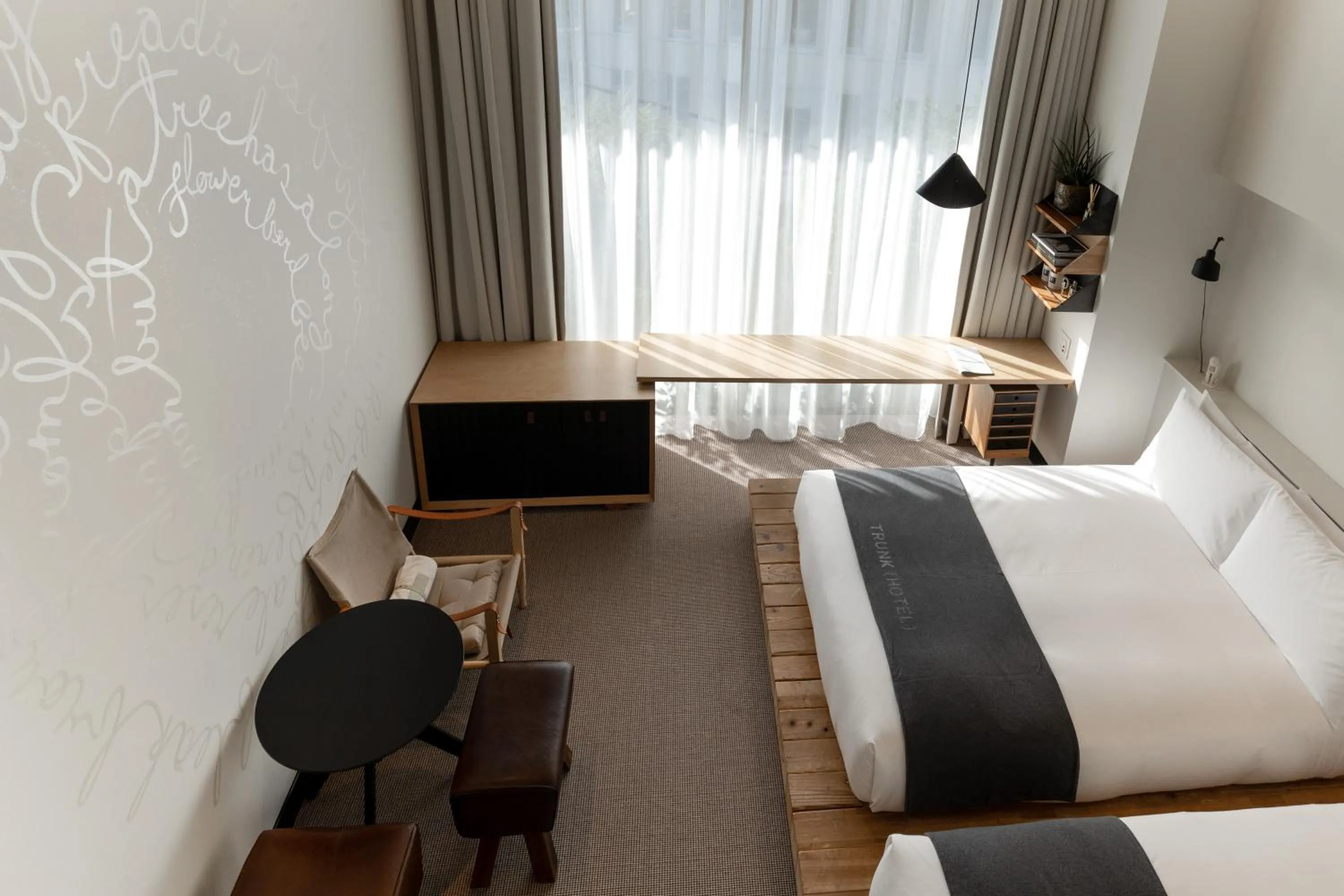 Bed in TRUNK (HOTEL)