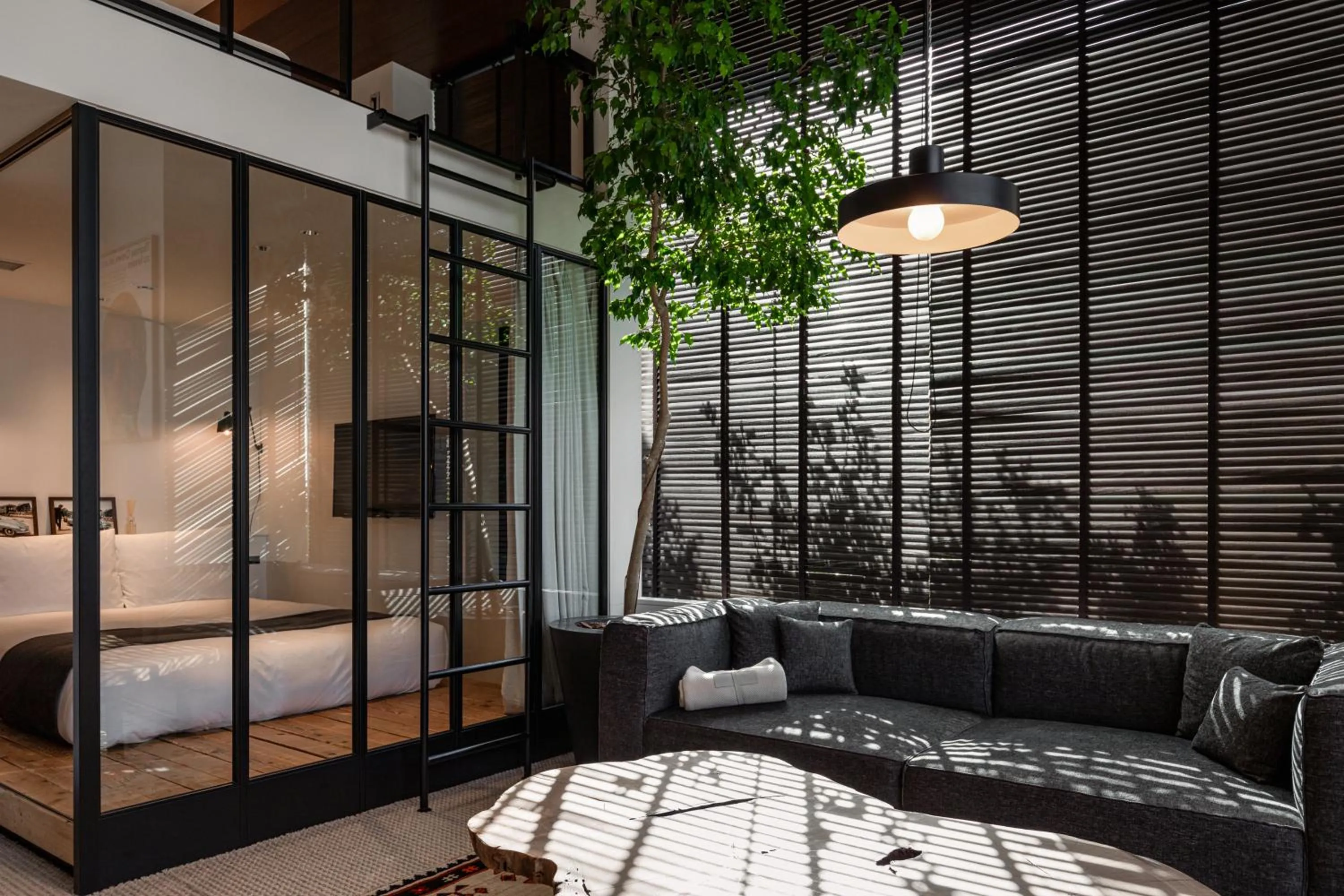 Bed in TRUNK (HOTEL)