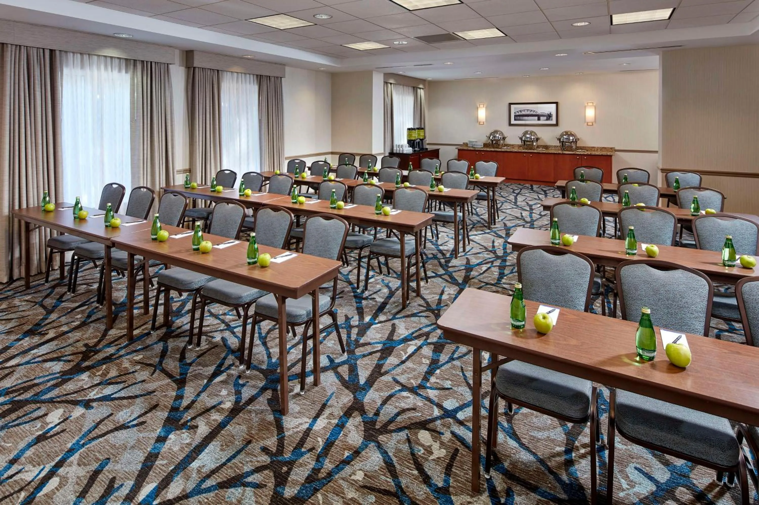 Meeting/conference room in Hilton Garden Inn Portland Lake Oswego