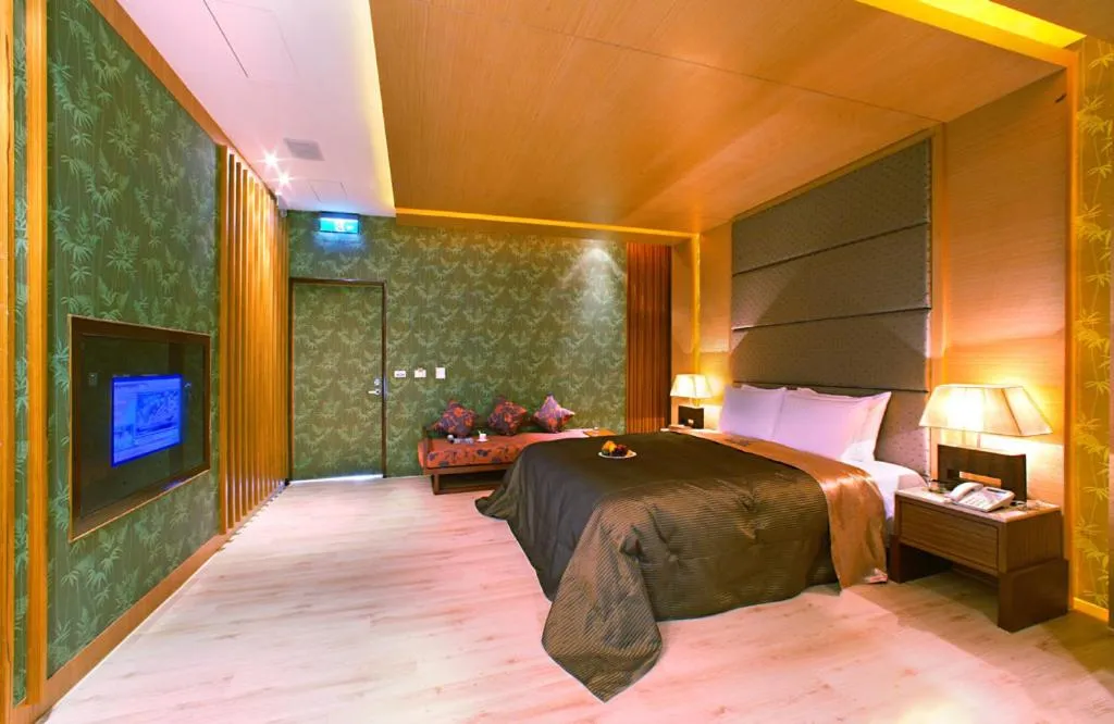 Bed in Le chateau Motel