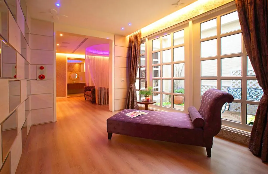 Bed in Le chateau Motel