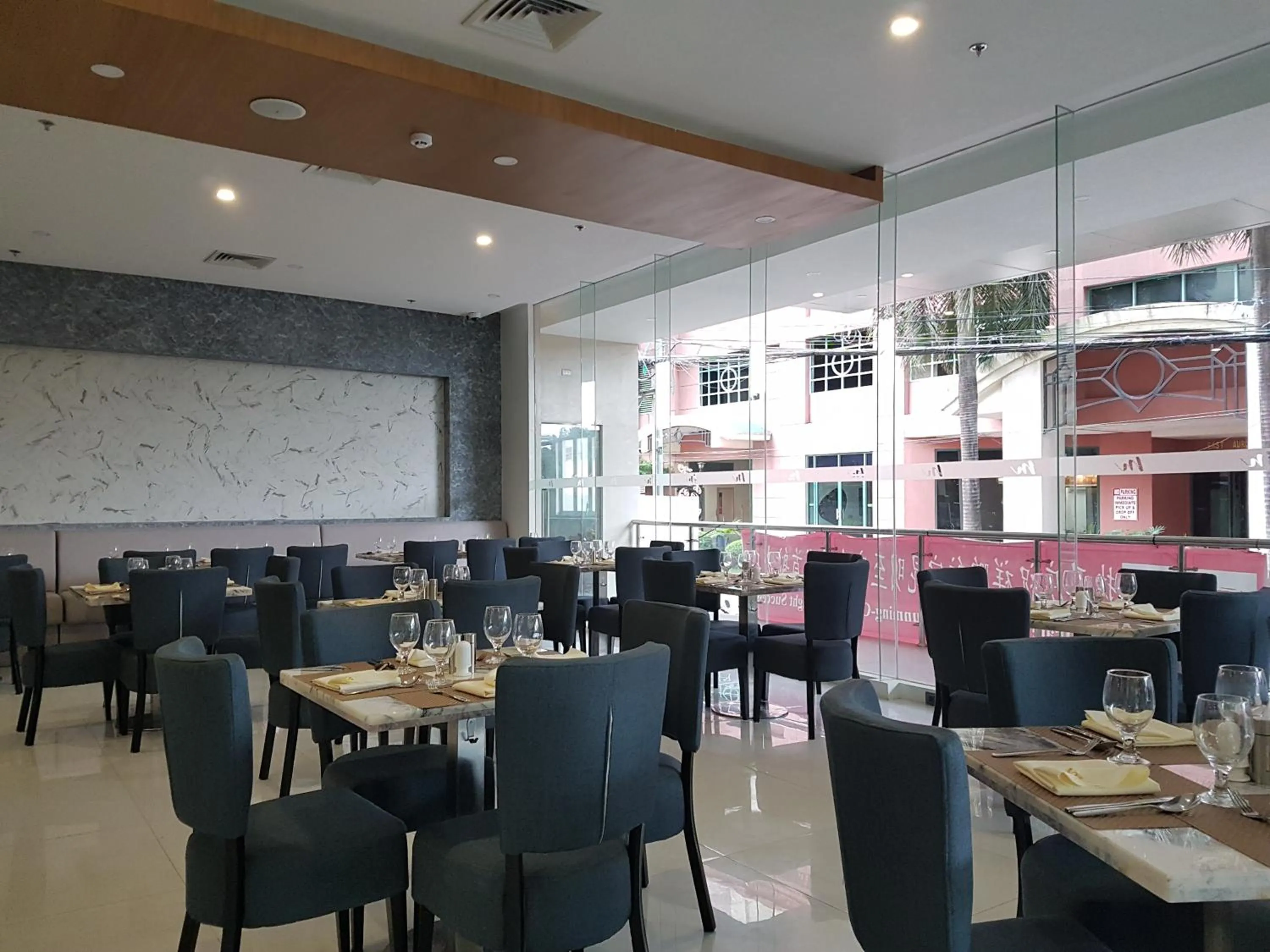 Restaurant/places to eat in Mezzo Hotel