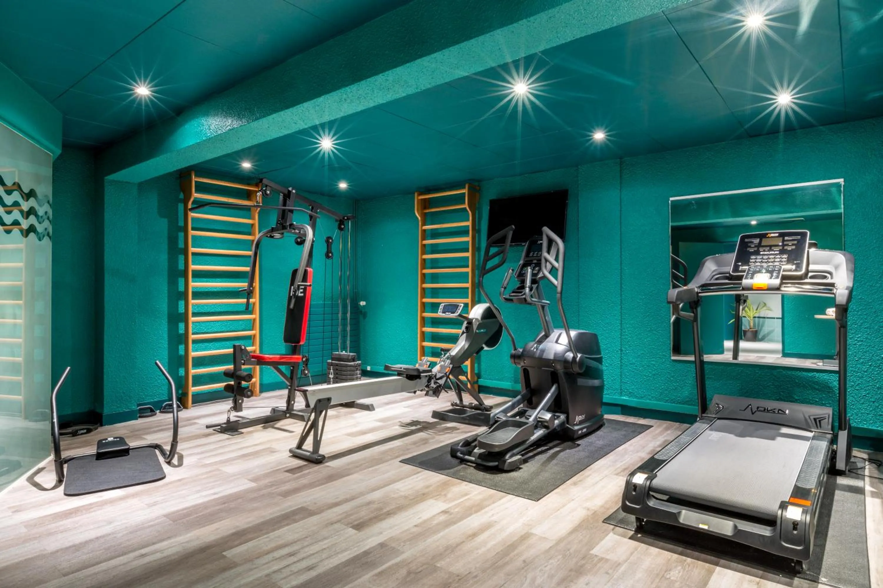Fitness centre/facilities in Best Western Hôtel Grand Parc Marne La Vallée