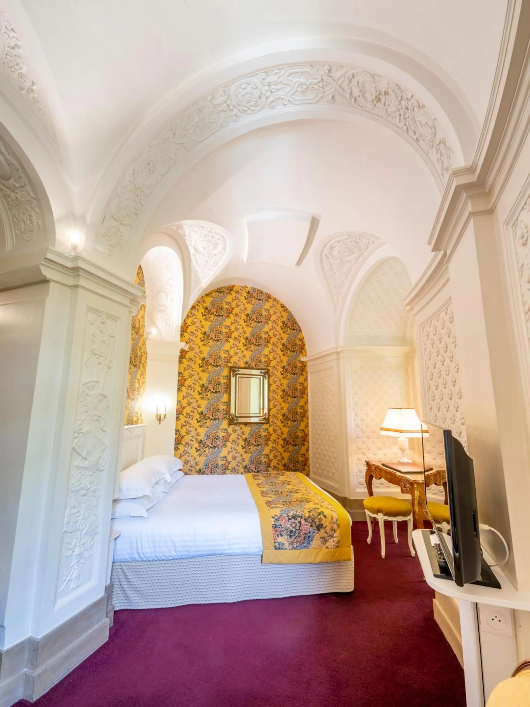 Bed in Château D'artigny