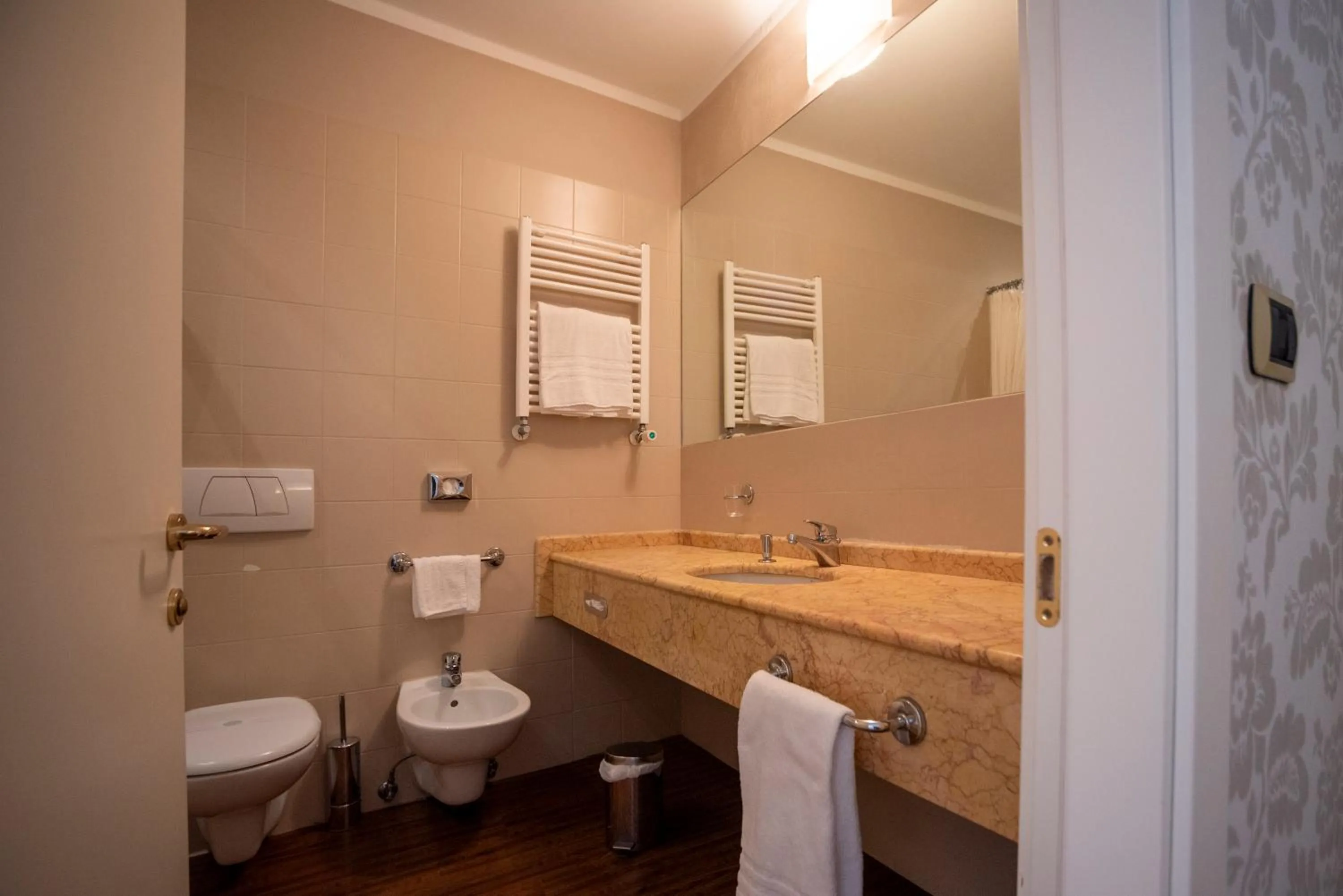 Bathroom in Albergo Alla Posta