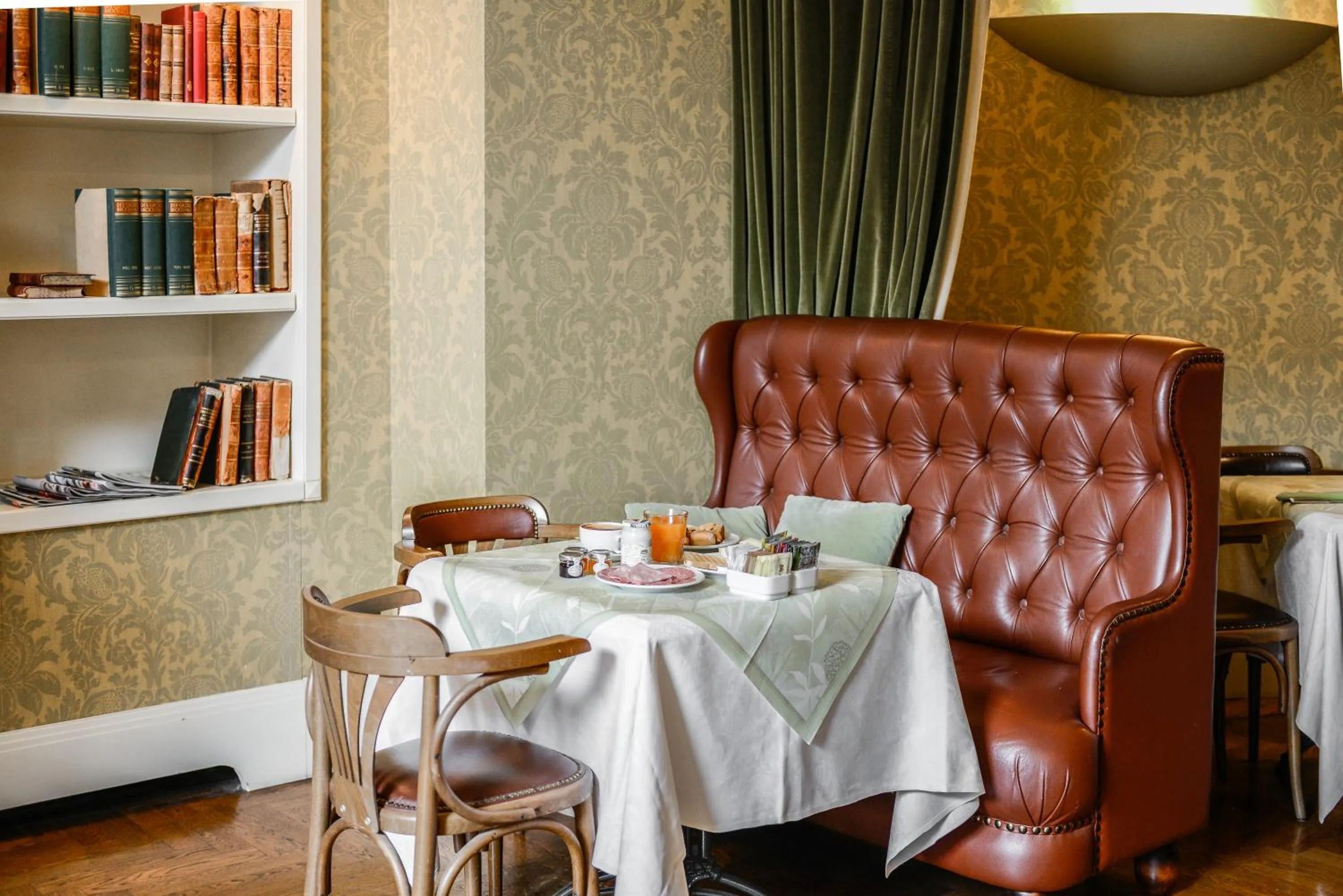 Restaurant/places to eat in Albergo Alla Posta