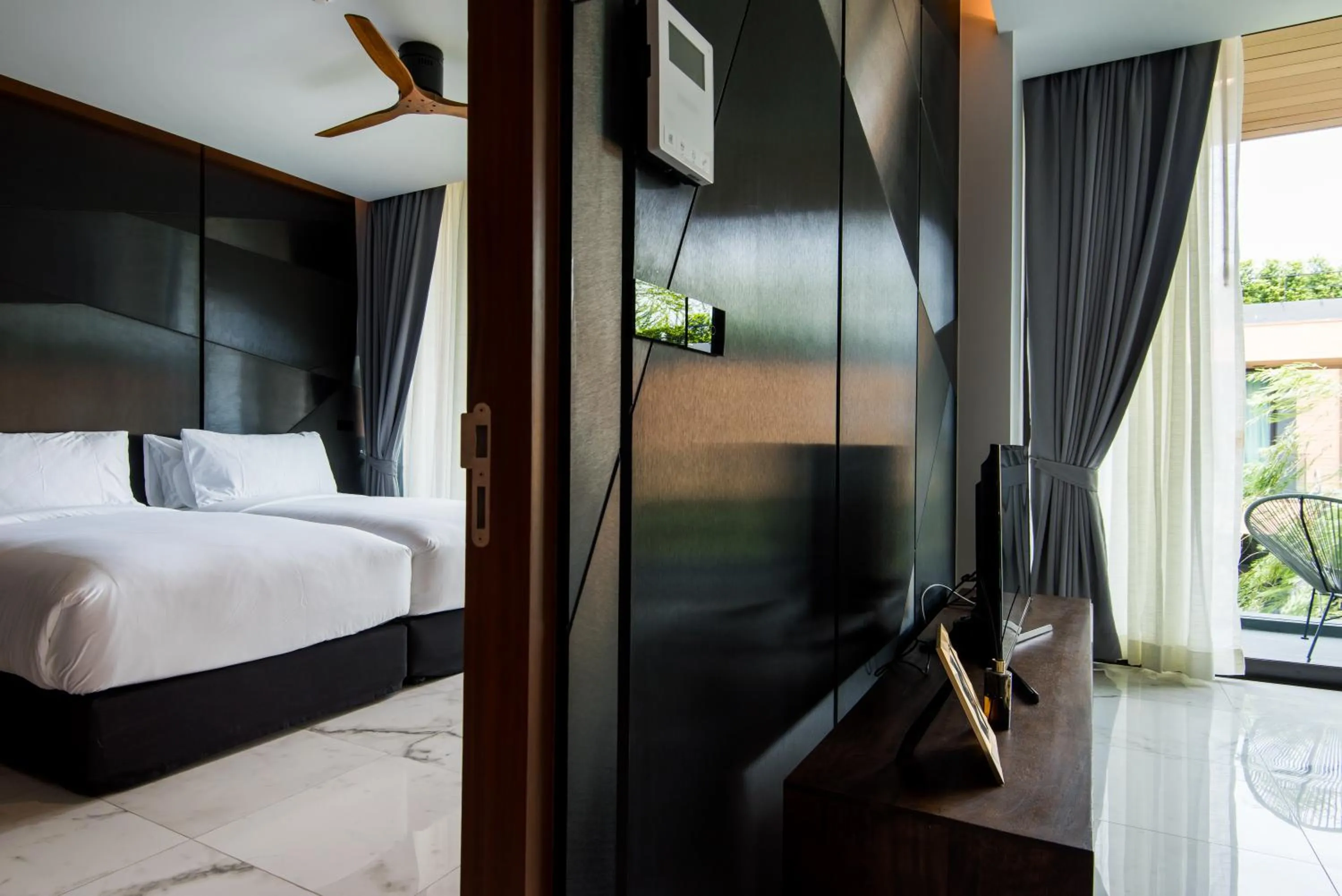 Decorative detail, Bed in Glam Habitat - SHA Extra Plus