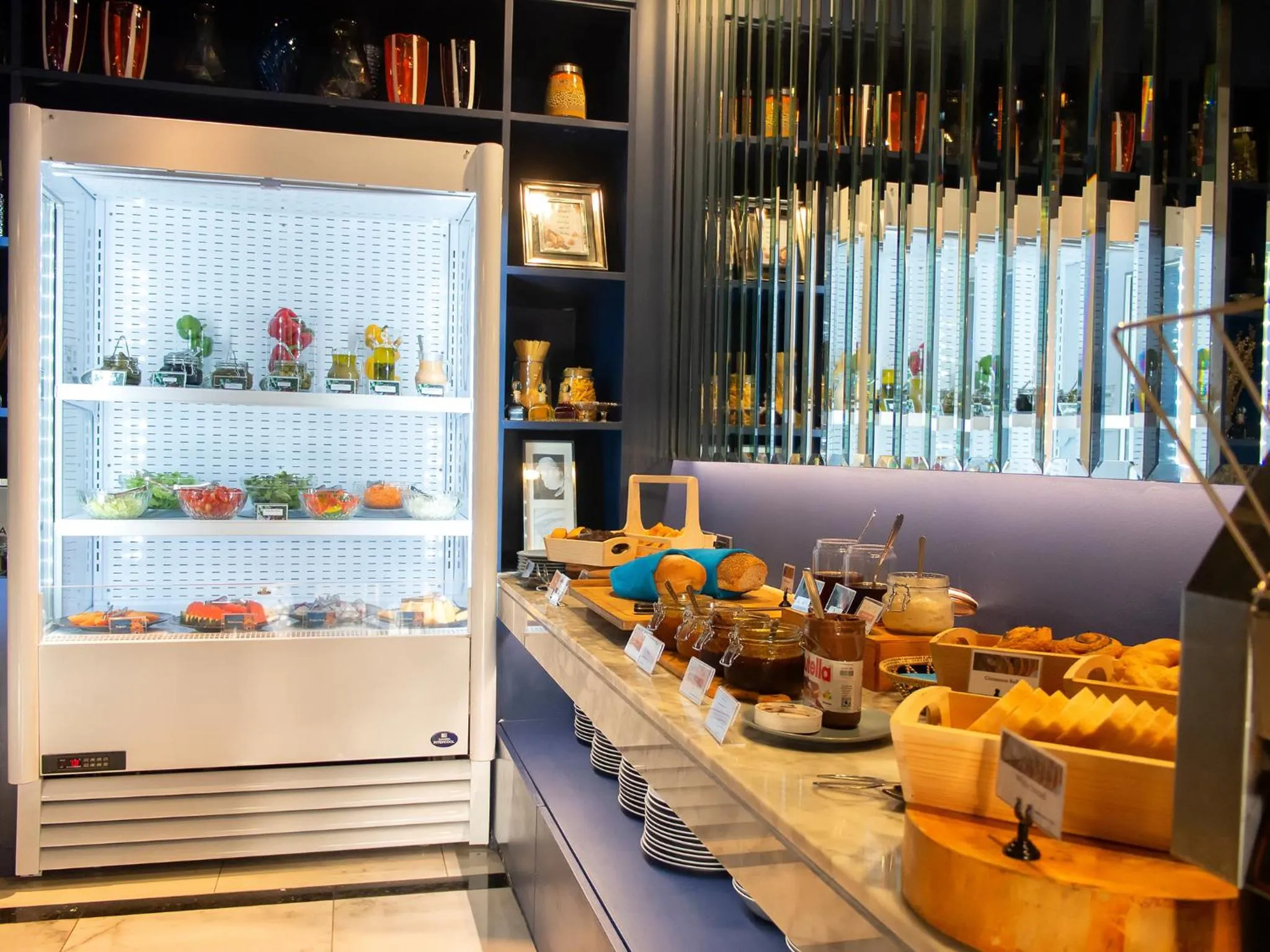 Restaurant/places to eat in Glam Habitat - SHA Extra Plus