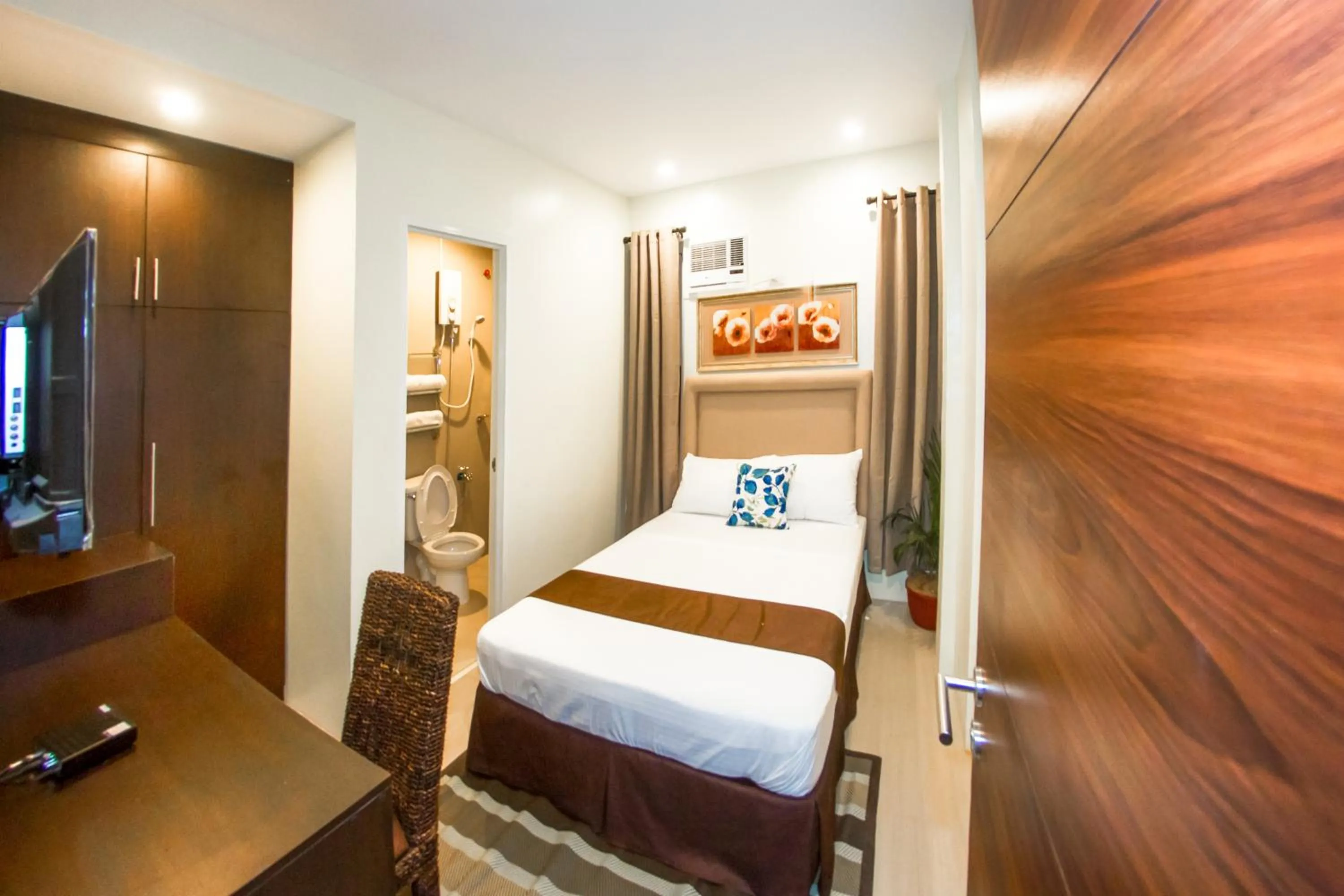 Bed in Verovino Suites