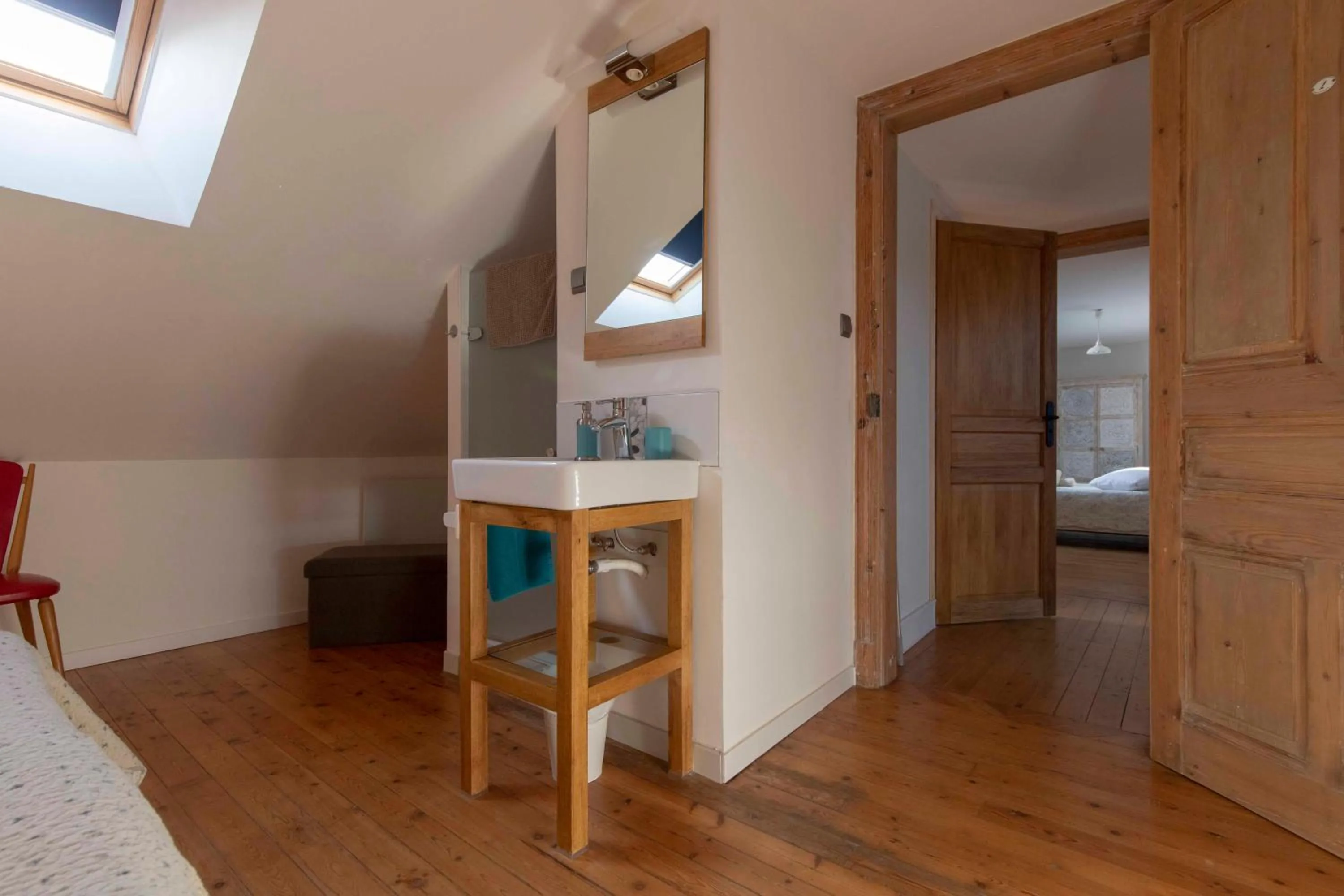 Photo of the whole room in Maébrilu Camargue Provence