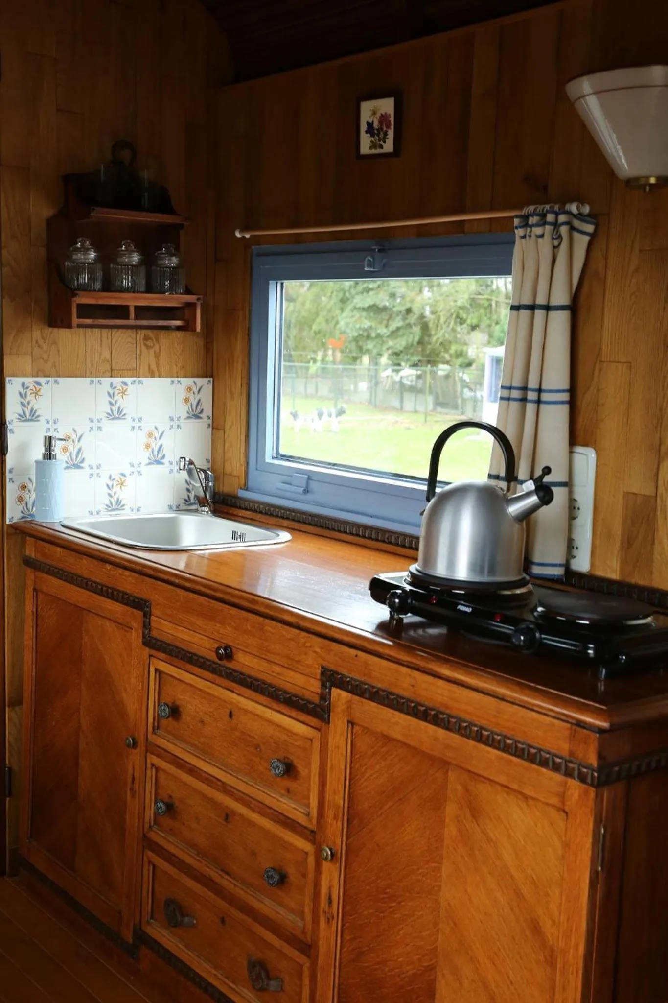 Kitchen or kitchenette in B&B Dream On Wheels