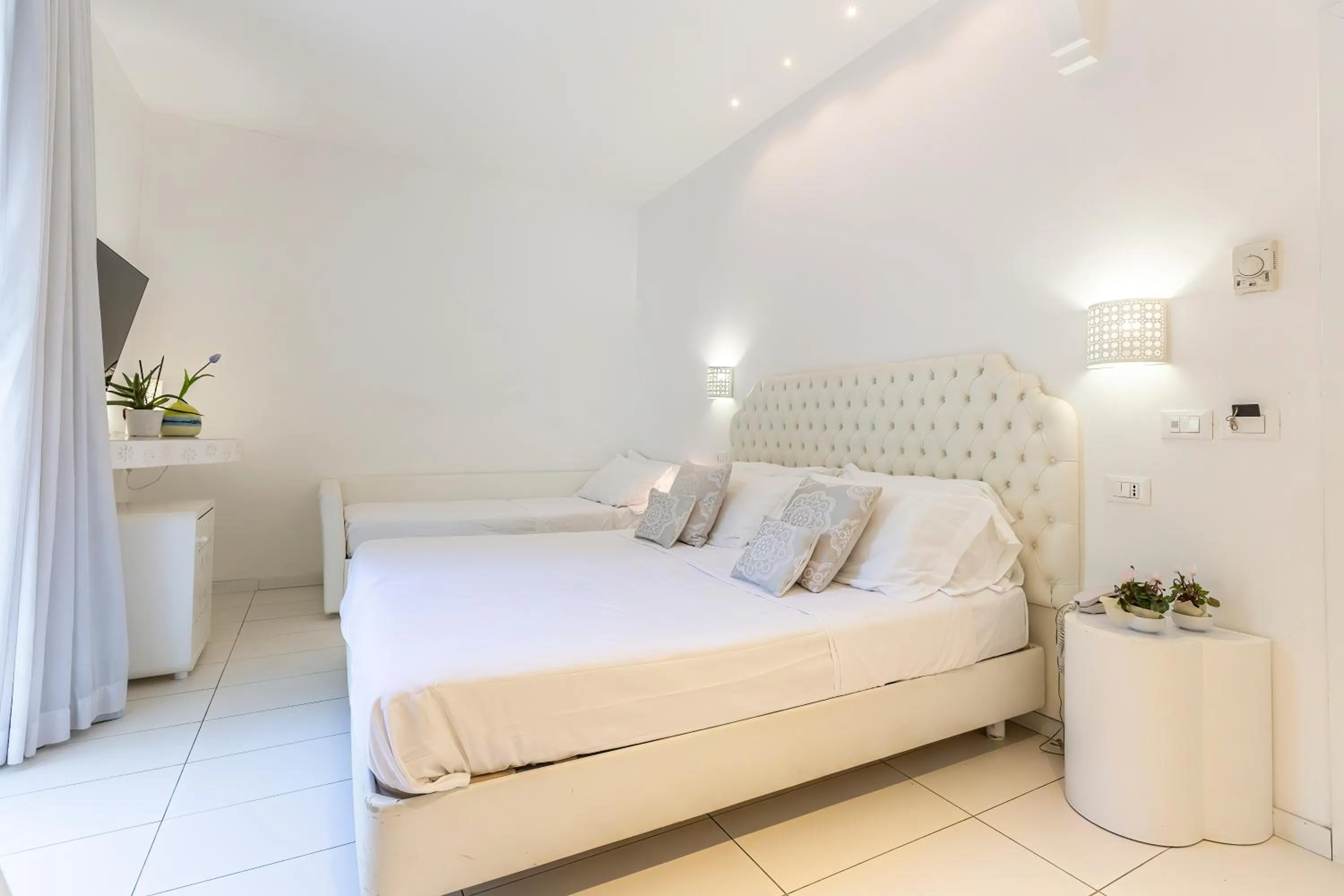 Photo of the whole room, Bed in Hotel Al Cavallino Bianco