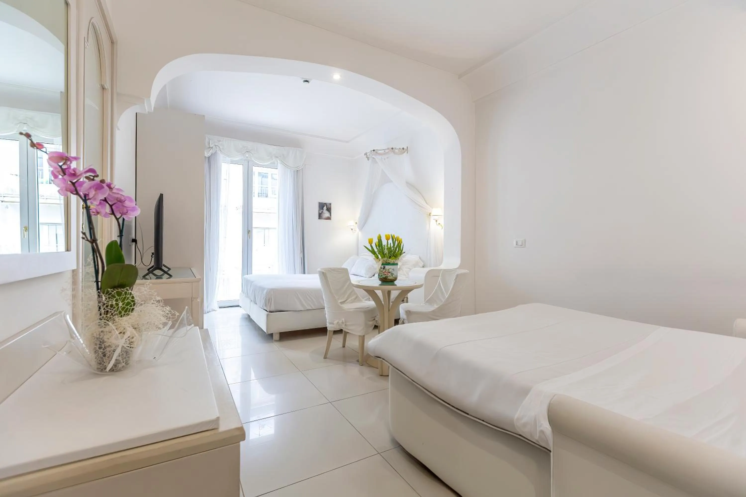 Photo of the whole room, Bed in Hotel Al Cavallino Bianco