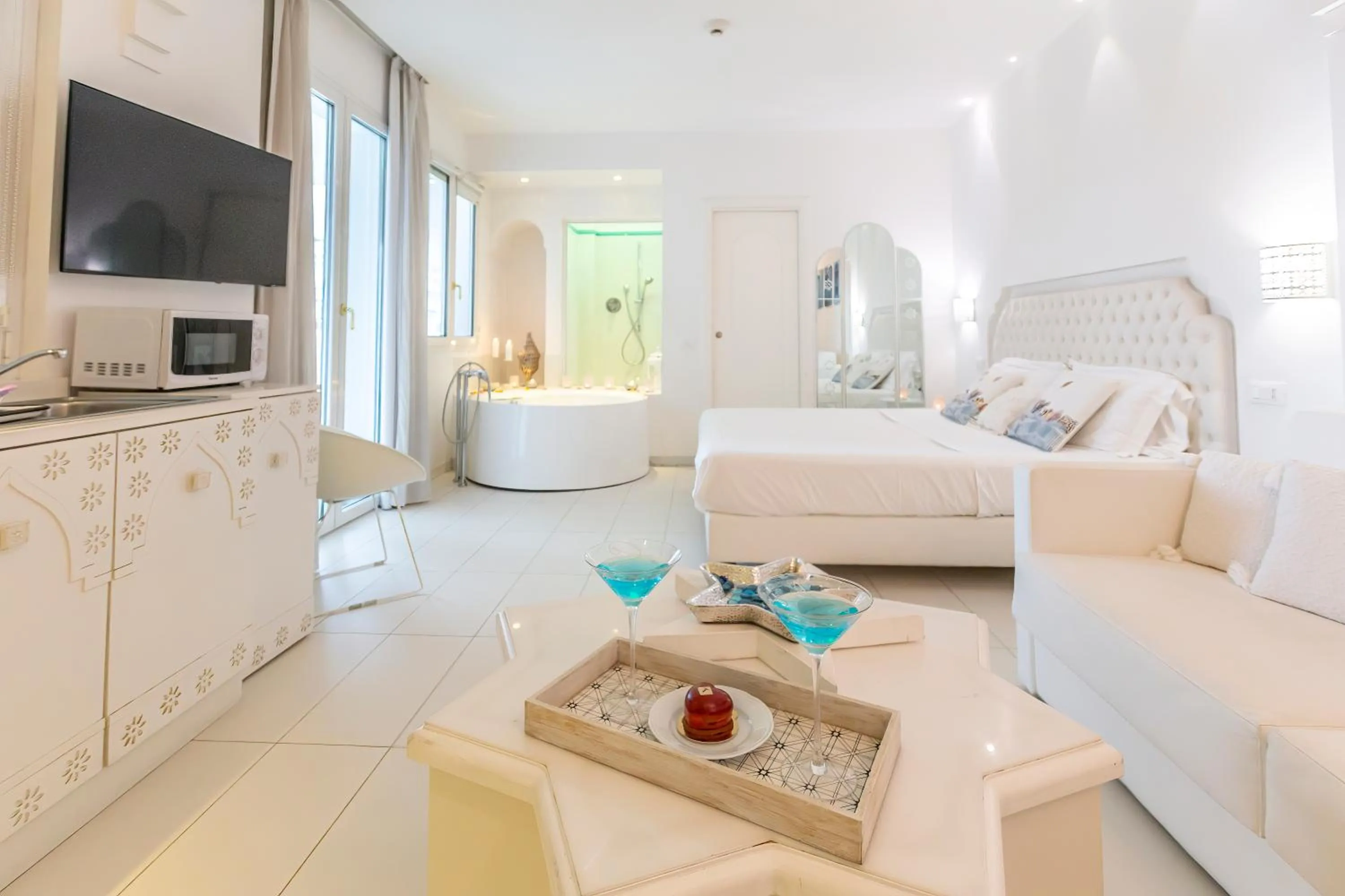 Photo of the whole room, Bed in Hotel Al Cavallino Bianco