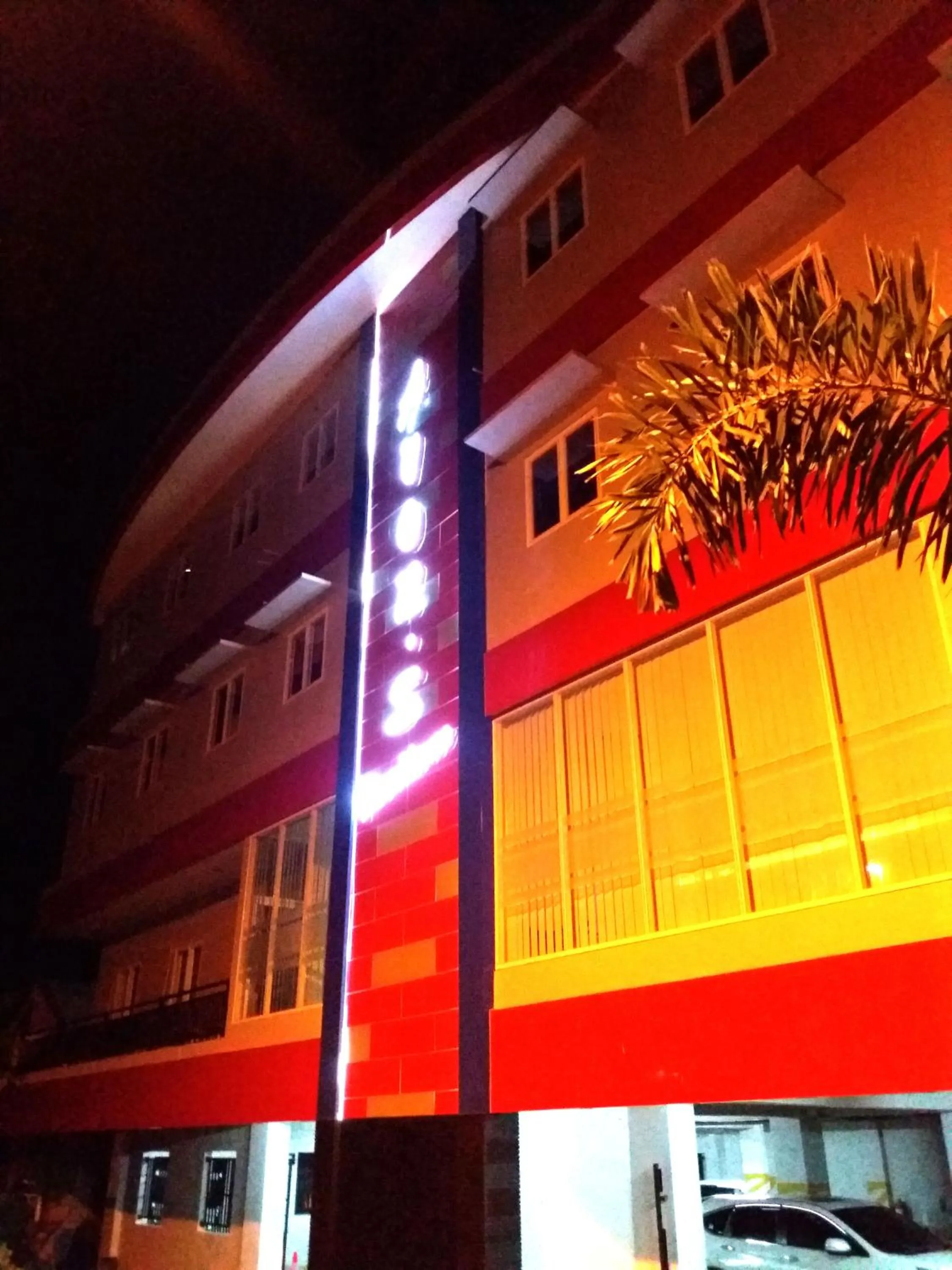 Facade/entrance in Avon's Residence