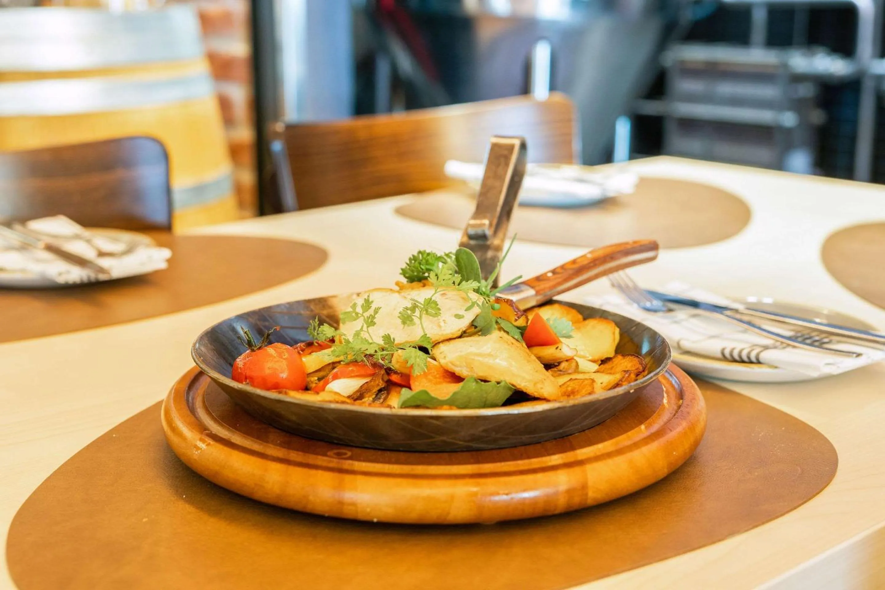 Restaurant/places to eat in Hey Lou Hotel Frankfurt Airport