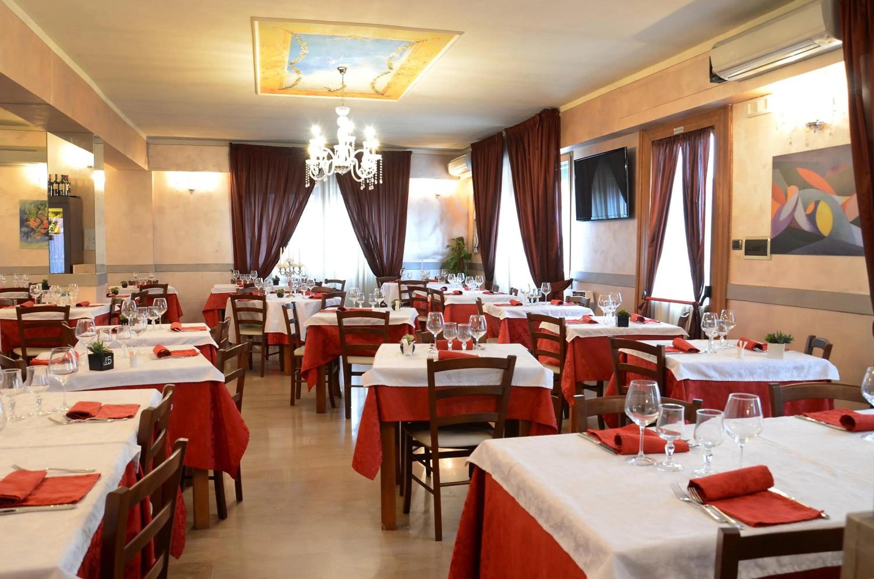 Restaurant/places to eat in Hotel La Fenice