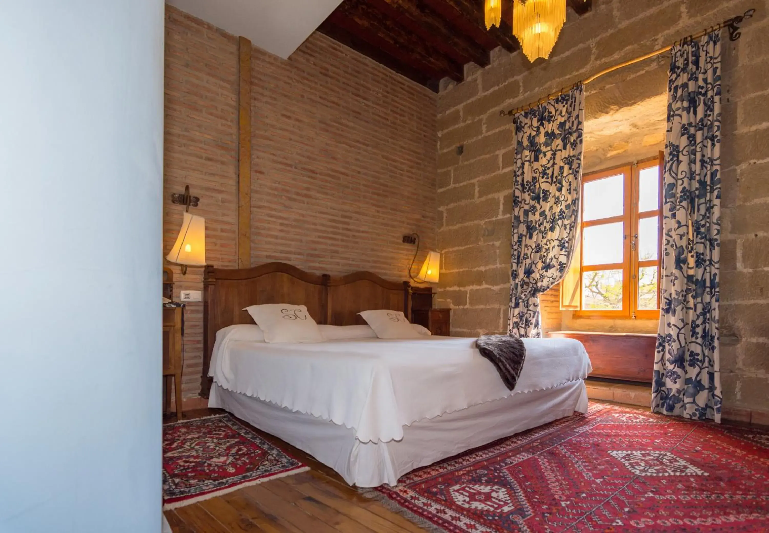Superior Double Room in Hospedería Señorío de Casalarreina Superior Double Room in Hospedería Señorío de Casalarreina