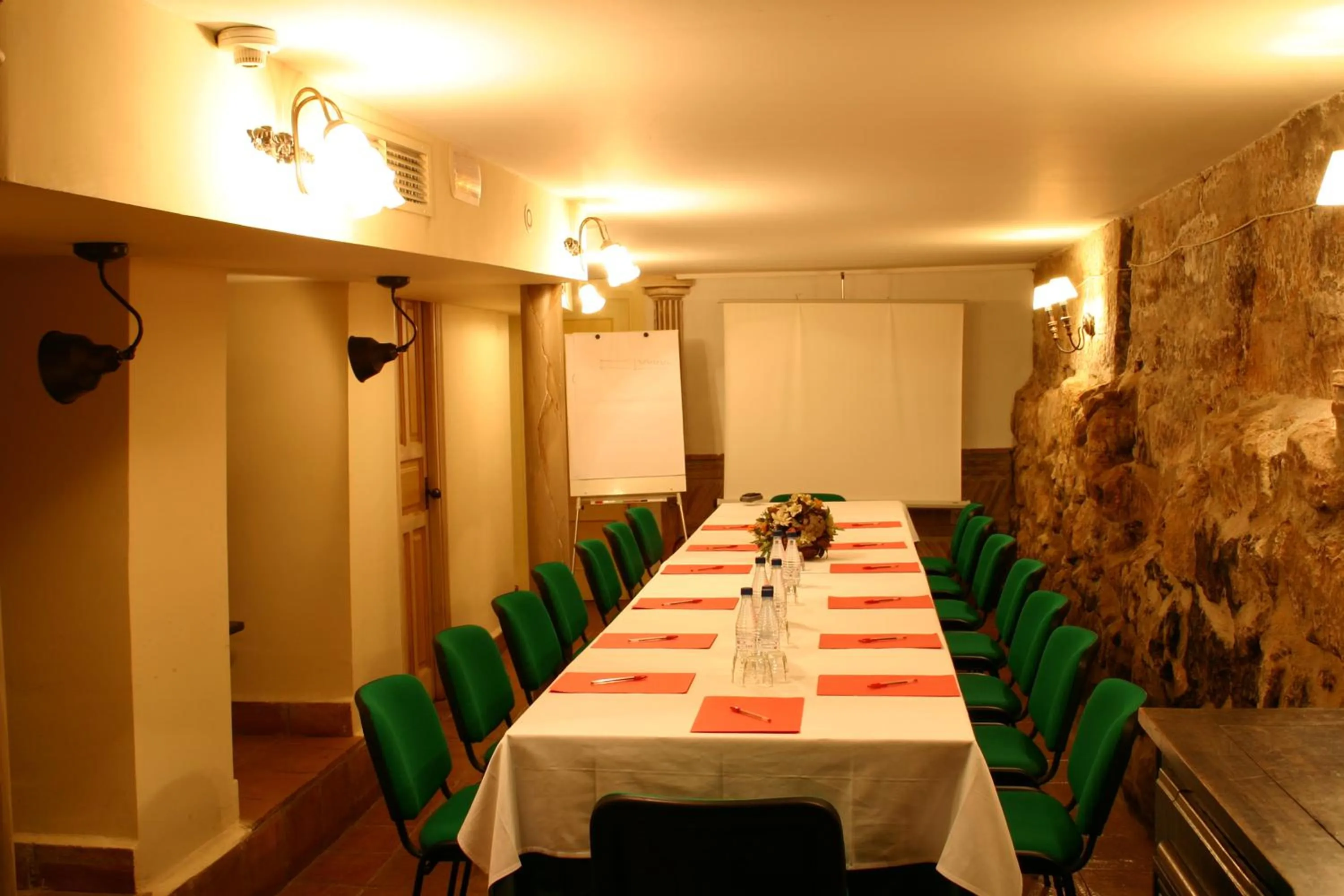 Meeting/conference room in Hospedería Señorío de Casalarreina