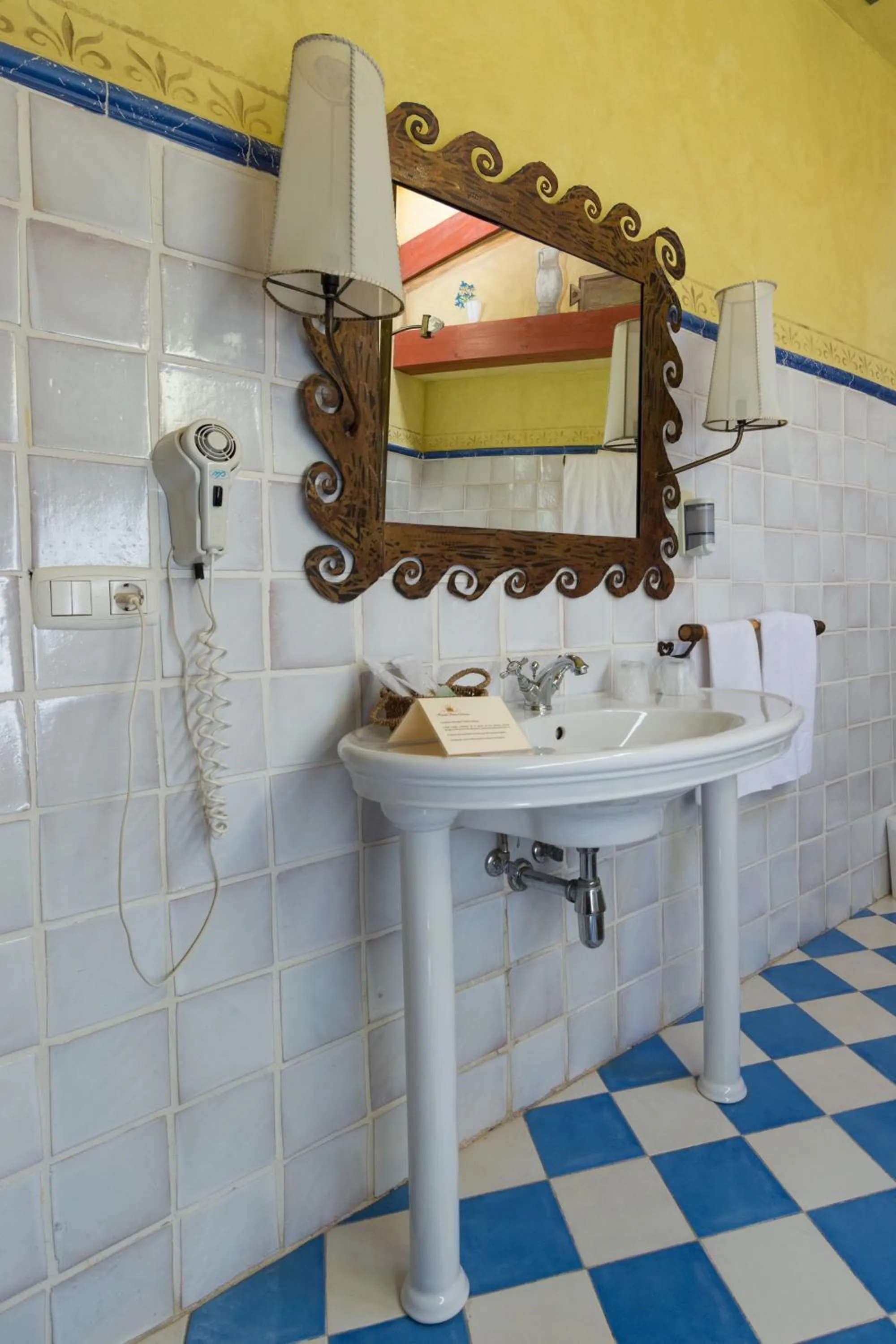 Bathroom in Hospedería Señorío de Casalarreina