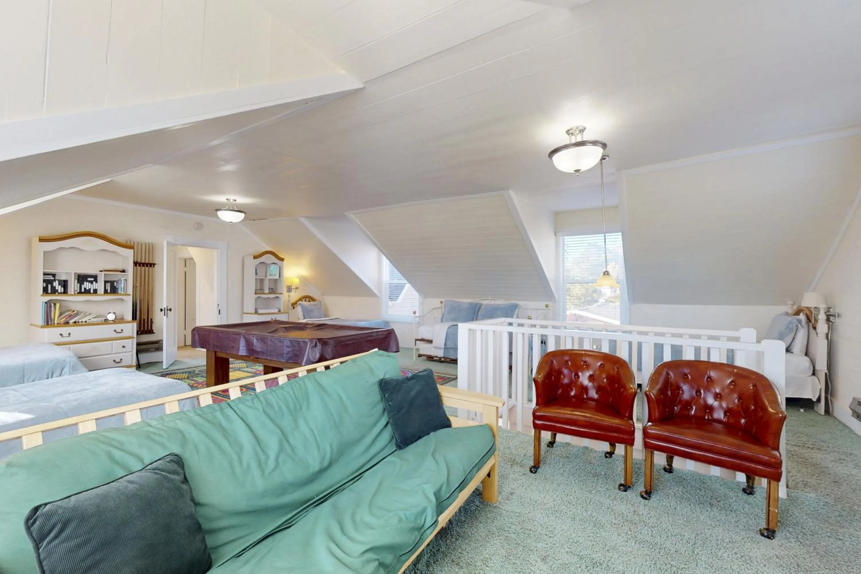 Bed in Large Oceanfront Bluff Home - Hot Tub Kids Room