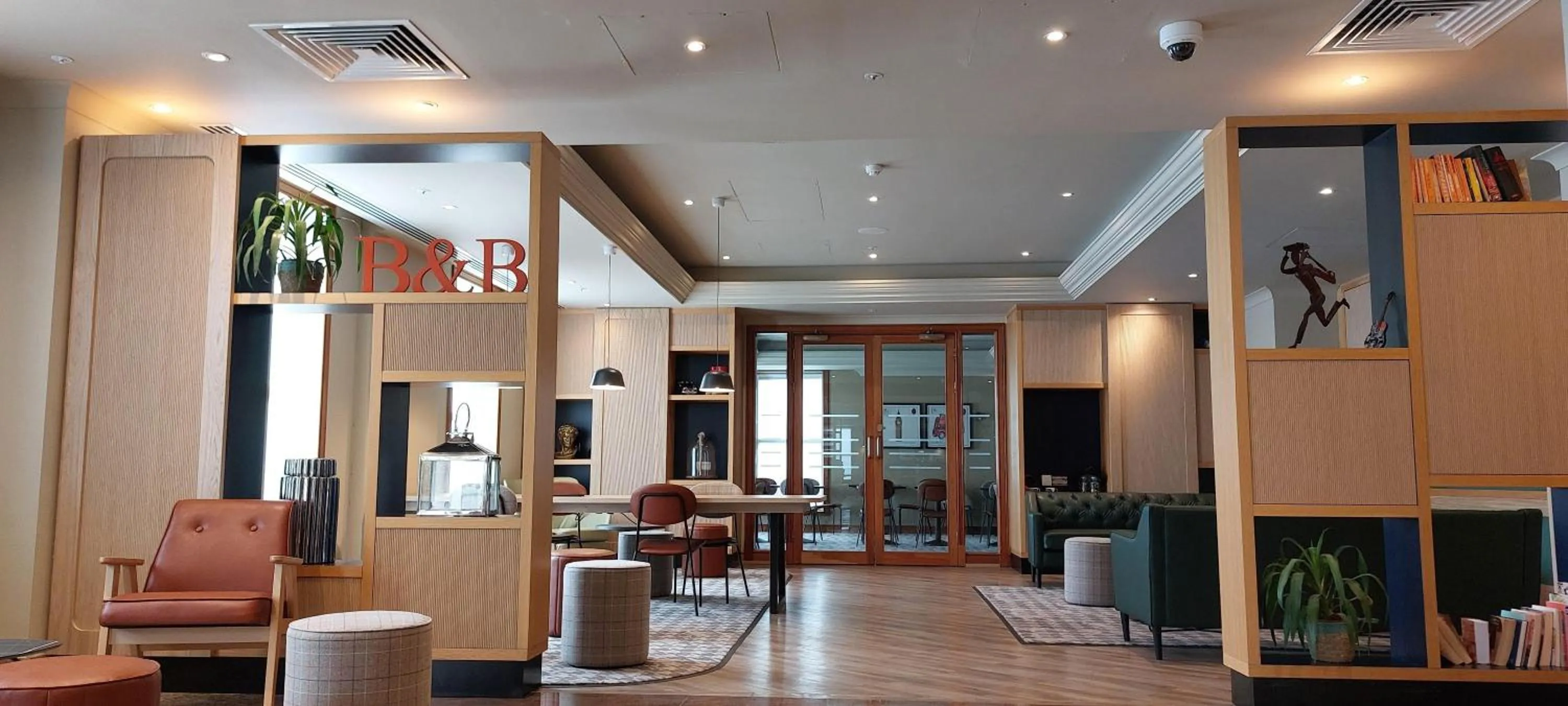 Lobby or reception in B&B HOTEL London Heathrow