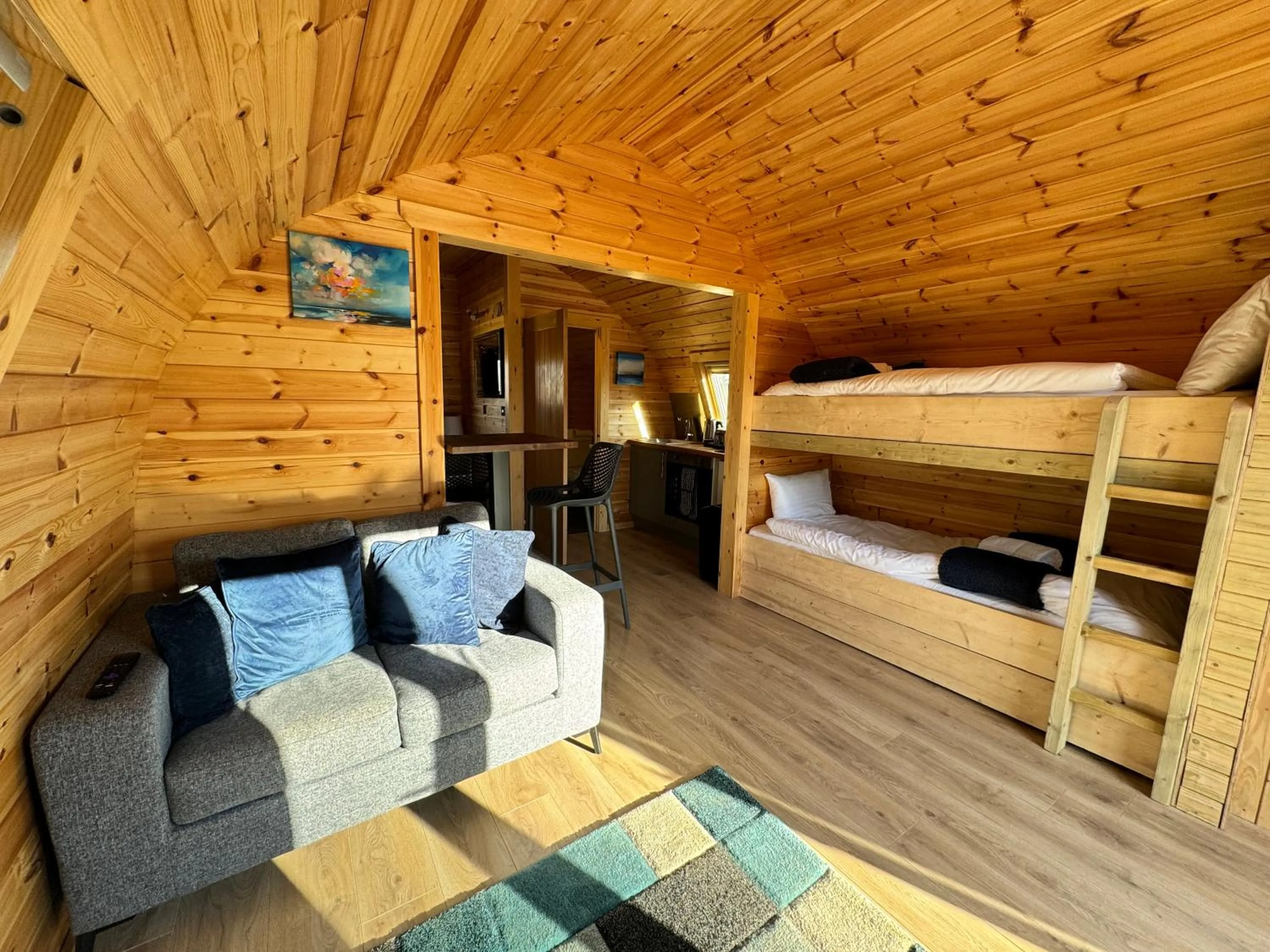 Living room, Bed in Woodlakes Park By Liv Retreats