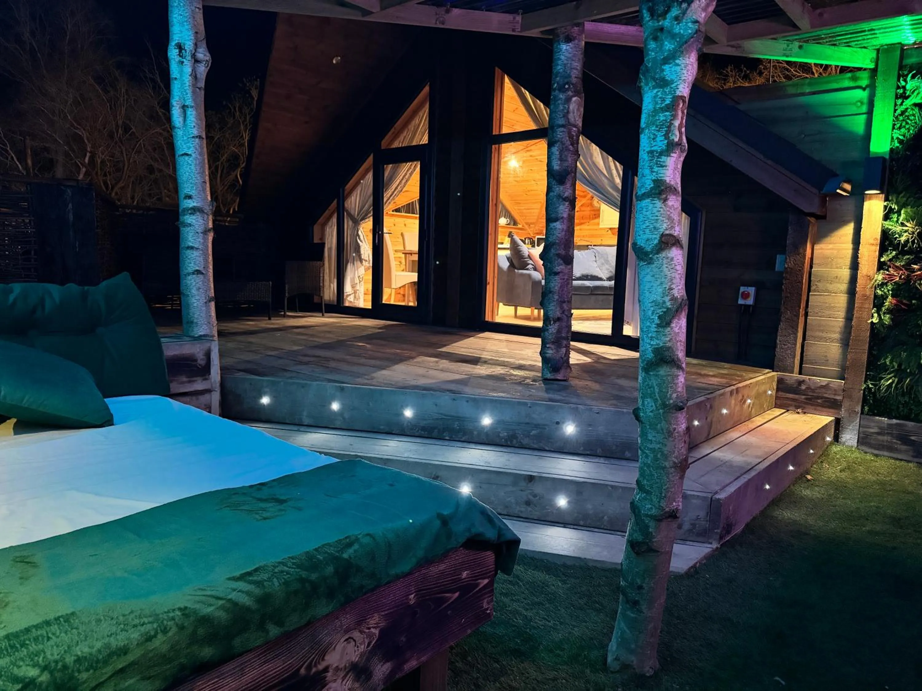 Garden, Bed in Woodlakes Park By Liv Retreats