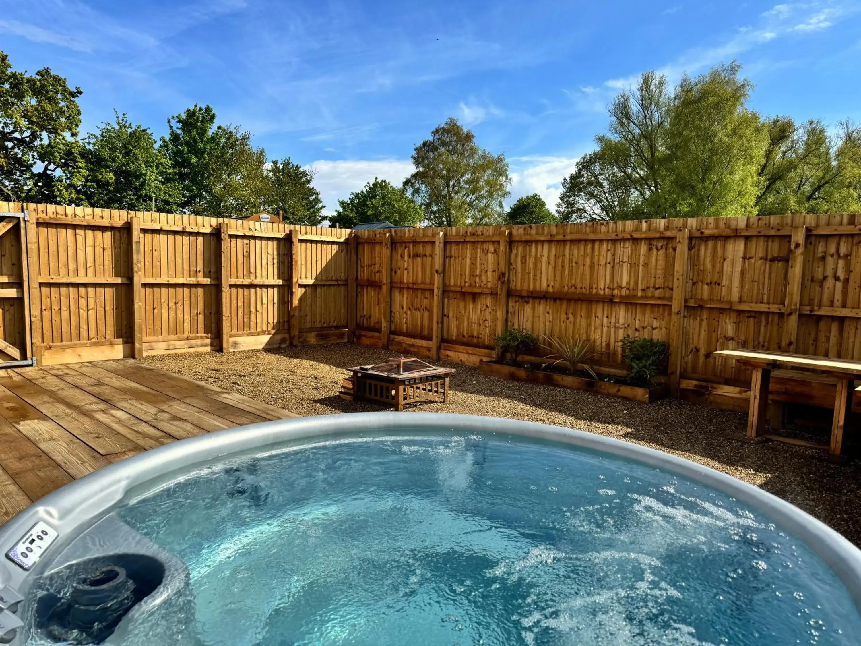 Acorn XL Hot Tub in Woodlakes Park By Liv Retreats Acorn XL Hot Tub in Woodlakes Park By Liv Retreats