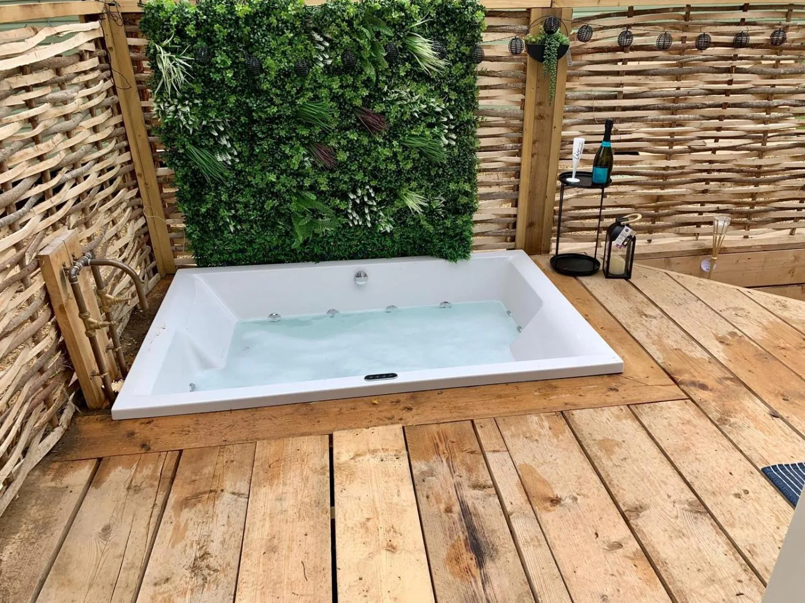 Open Air Bath in Woodlakes Park By Liv Retreats