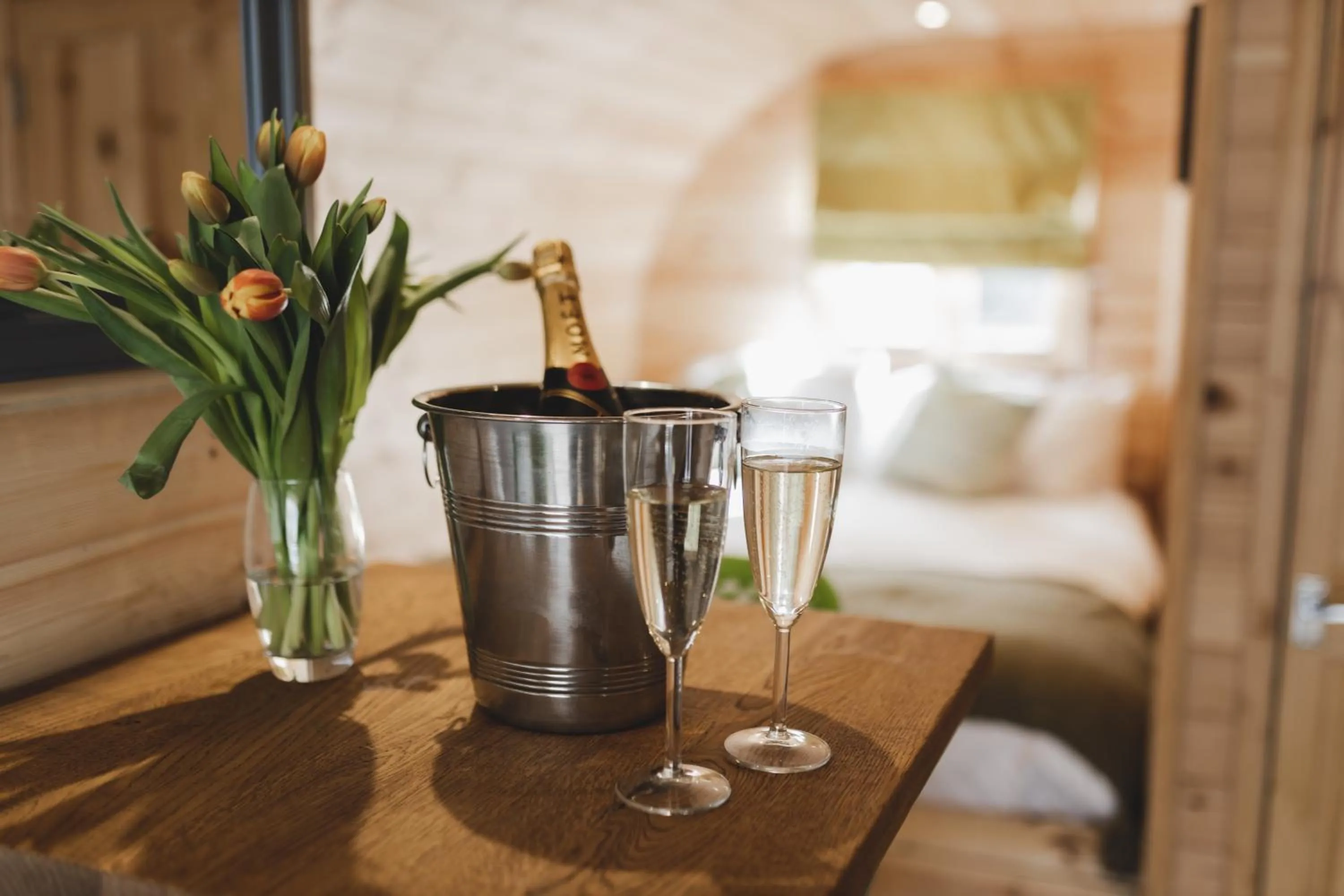 Photo of the whole room, Bed in Woodlakes Park By Liv Retreats