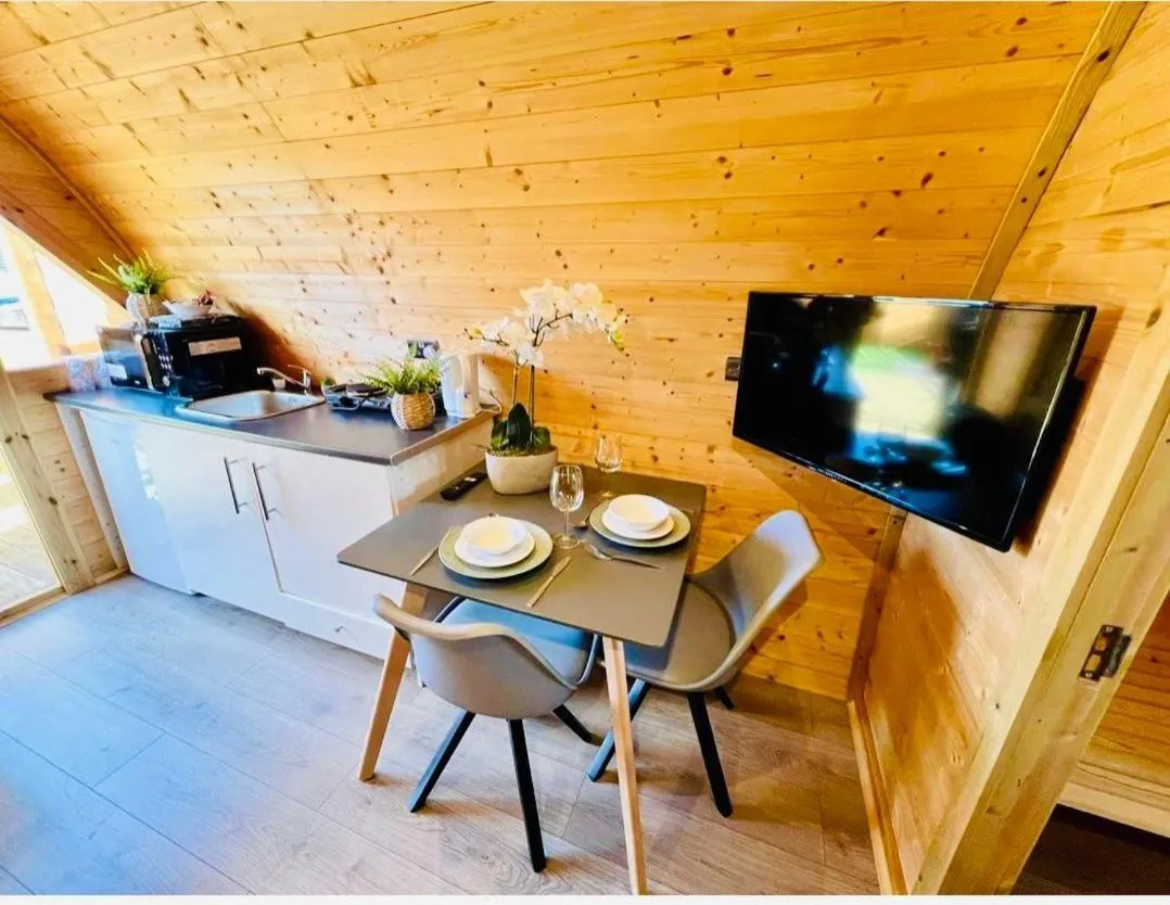 Woodlakes Park By Liv Retreats