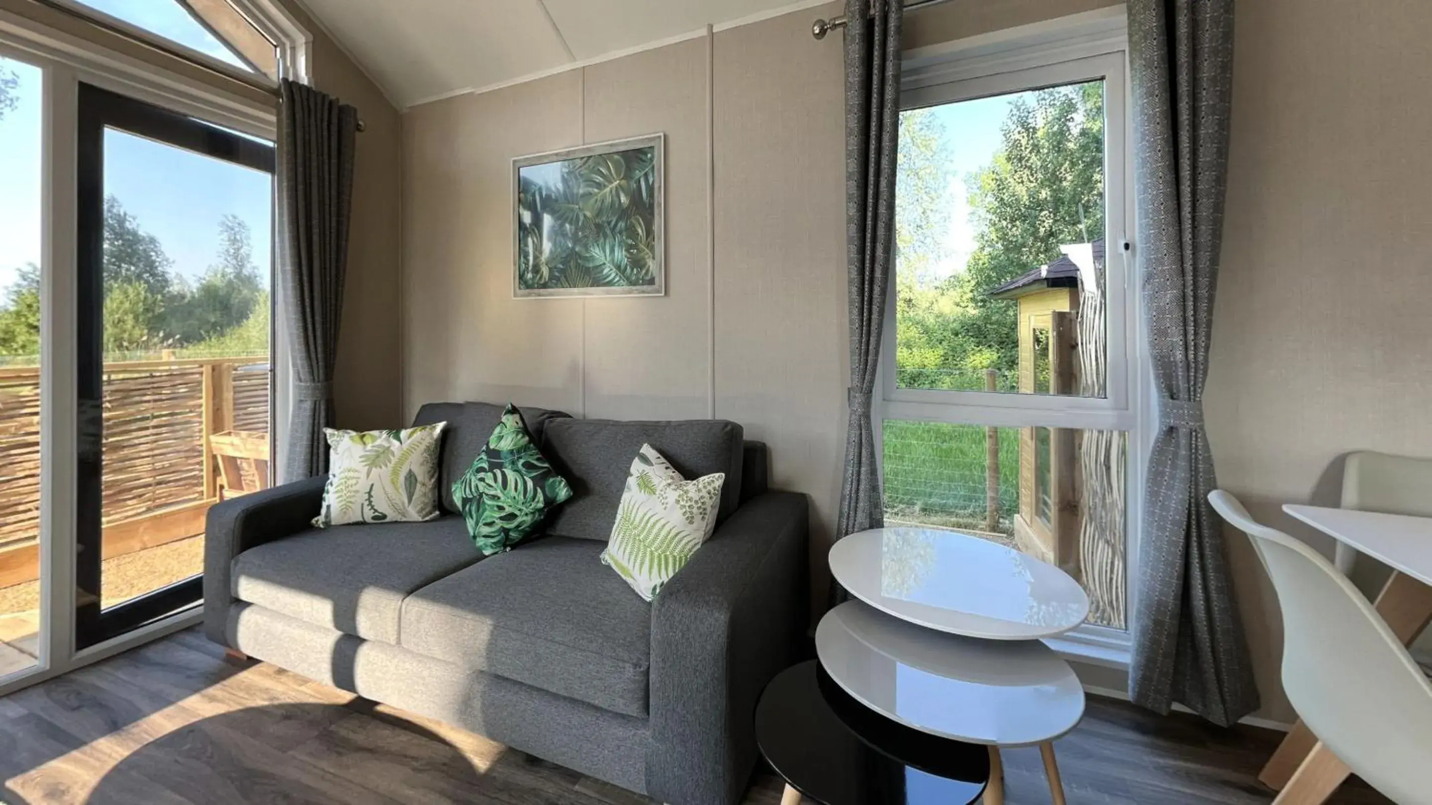 Lux Sky Jacuzzi & Sauna in Woodlakes Park By Liv Retreats Lux Sky Jacuzzi & Sauna in Woodlakes Park By Liv Retreats