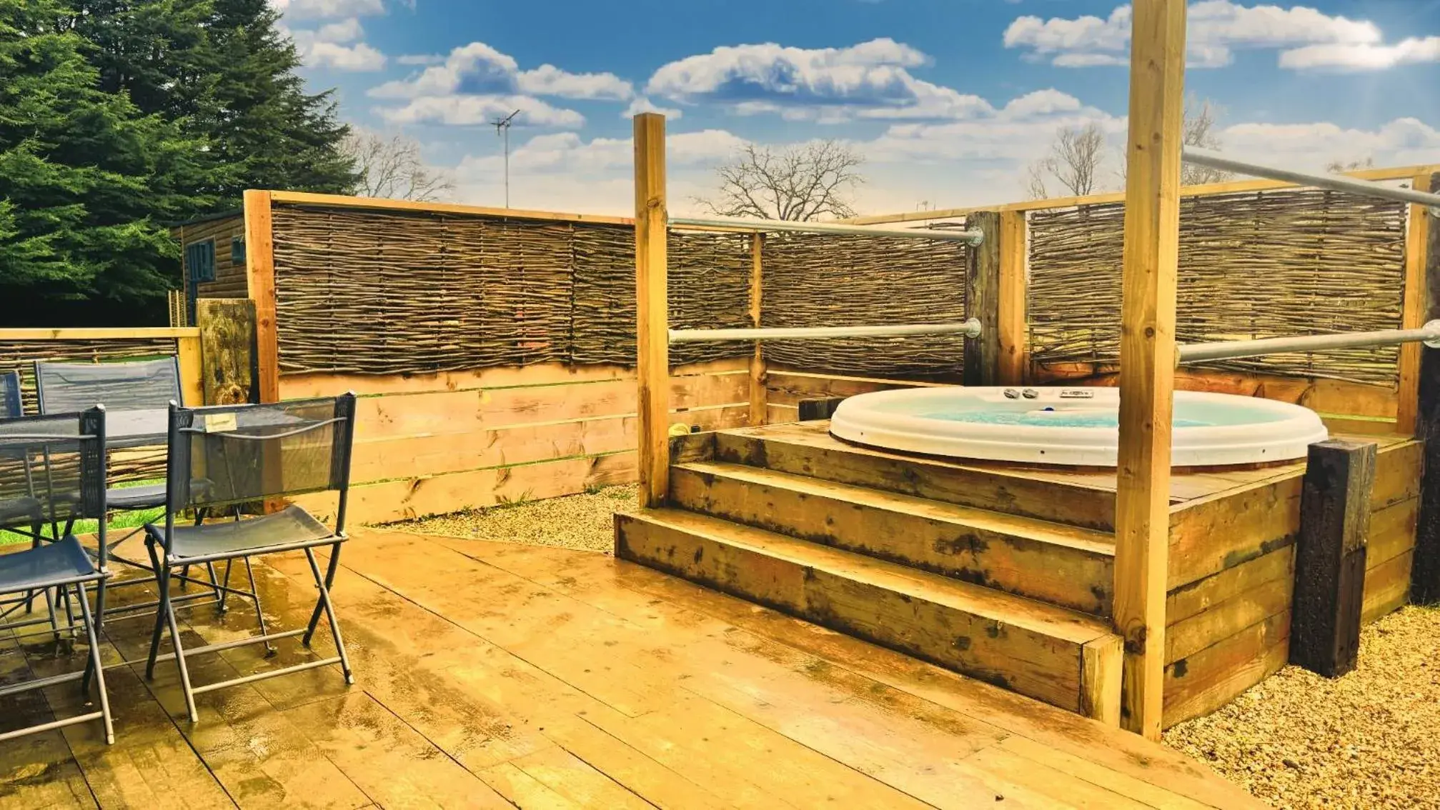 Ash Parkside With Hot Tub in Woodlakes Park By Liv Retreats Ash Parkside With Hot Tub in Woodlakes Park By Liv Retreats