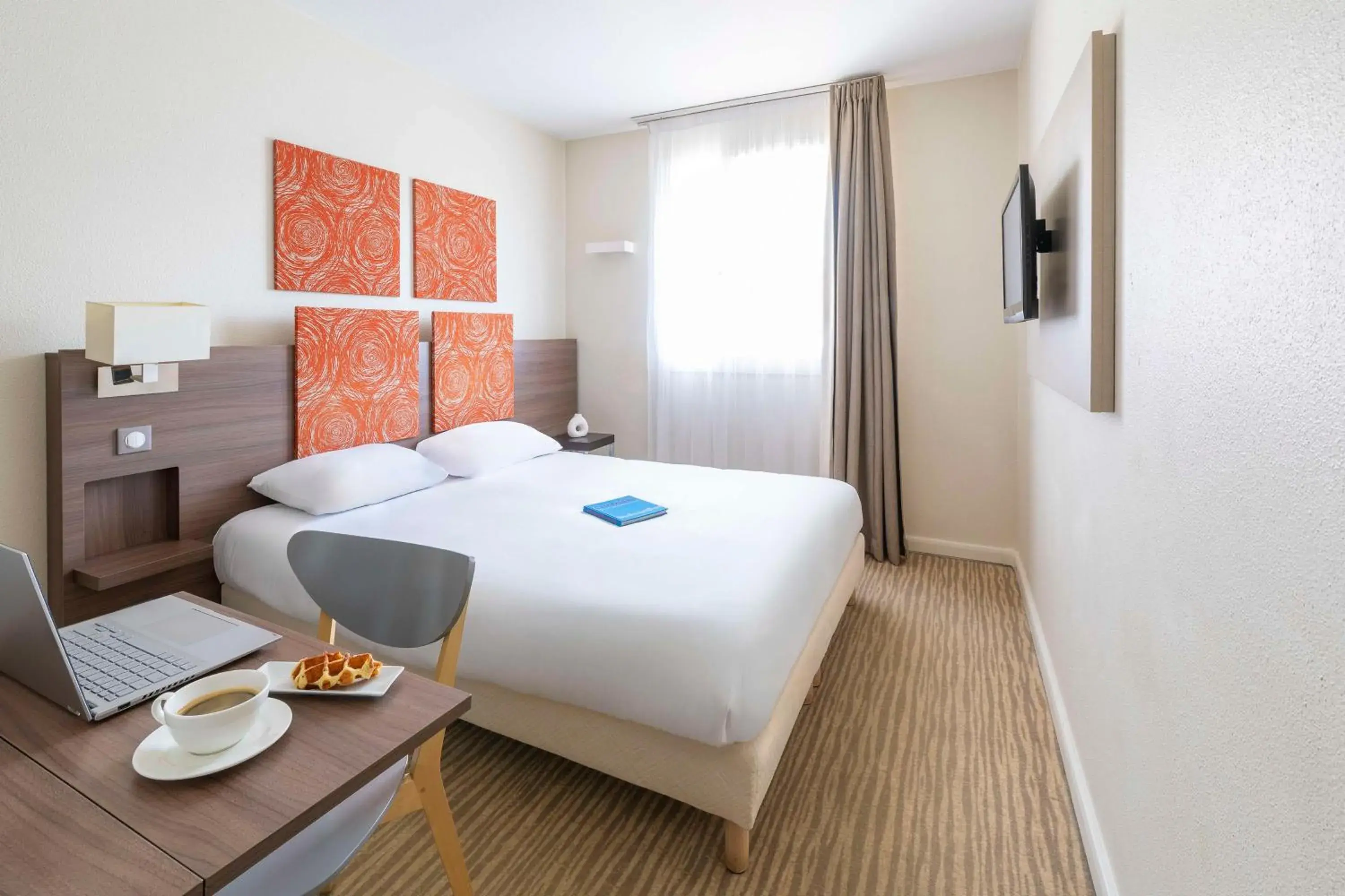 Standard Double Room in Kyriad Chambéry Centre - Hôtel et Résidence Standard Double Room in Kyriad Chambéry Centre - Hôtel et Résidence