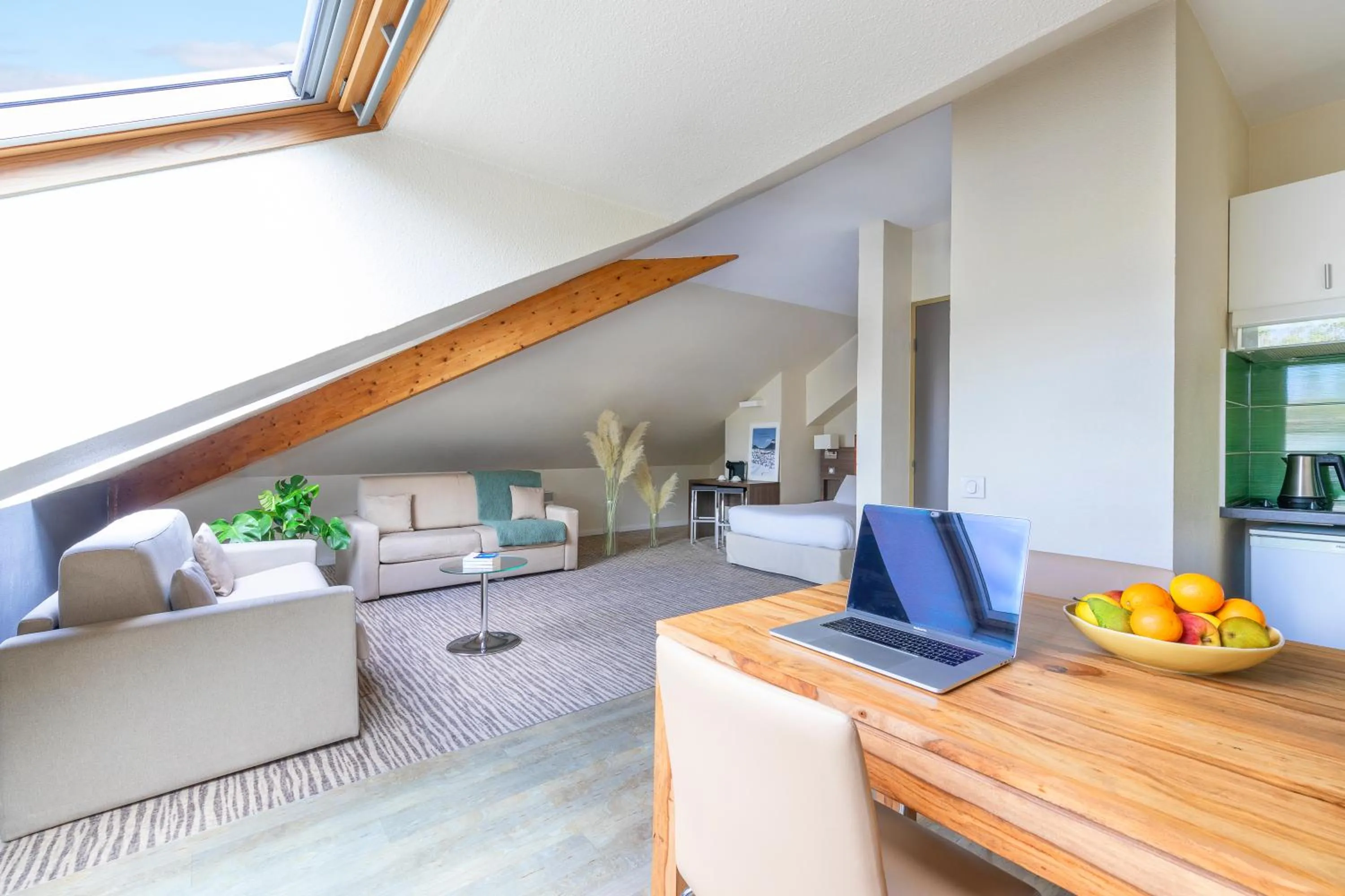 Kitchen or kitchenette in Kyriad Chambéry Centre - Hôtel et Résidence