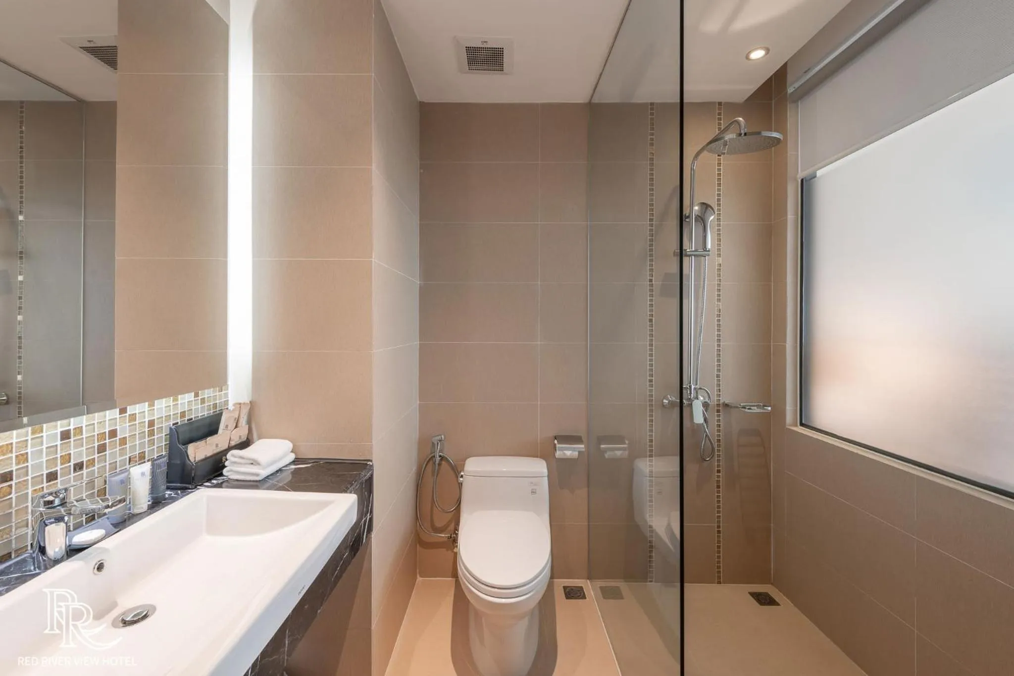 Shower in Red River View Hotel