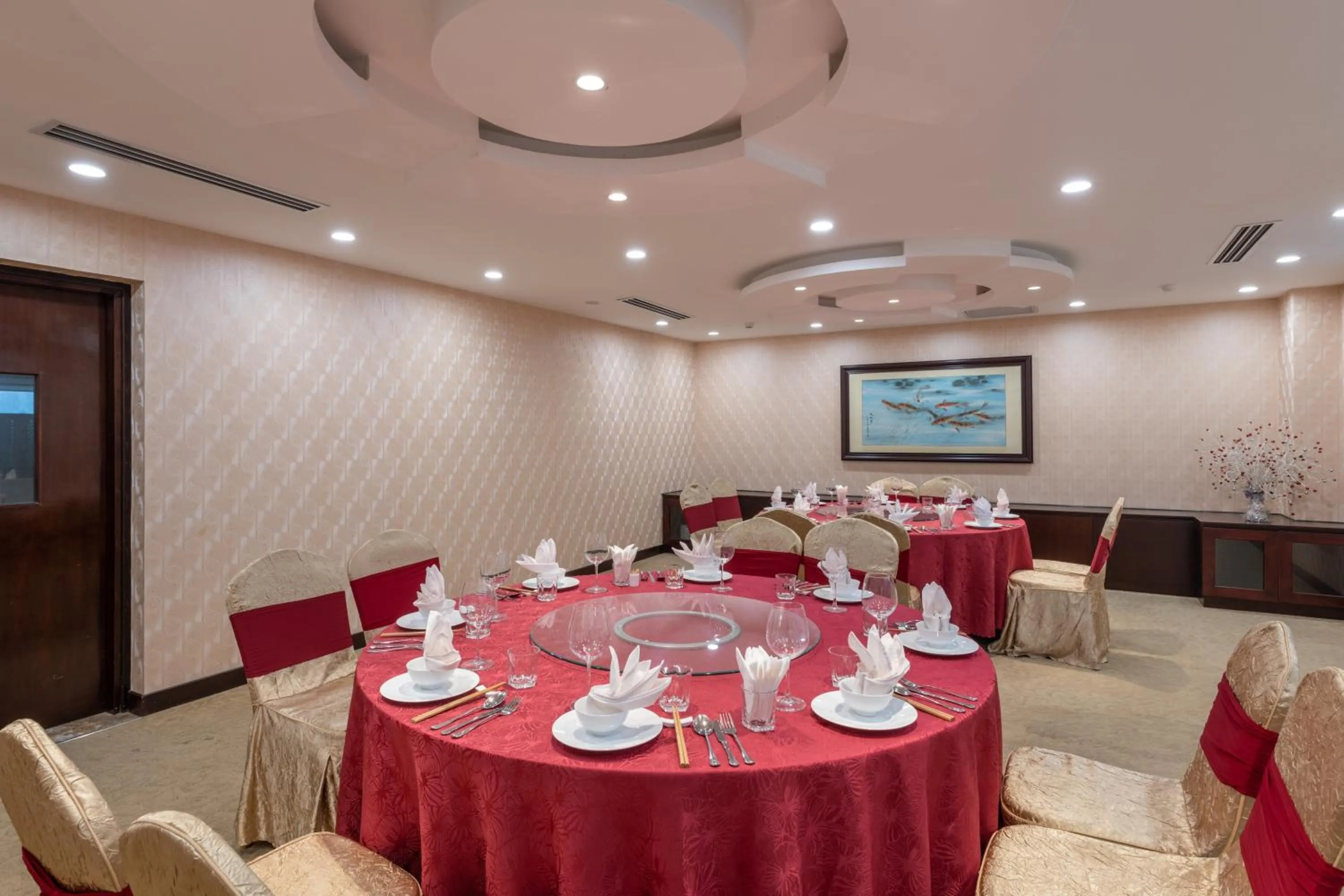 Restaurant/places to eat in Red River View Hotel