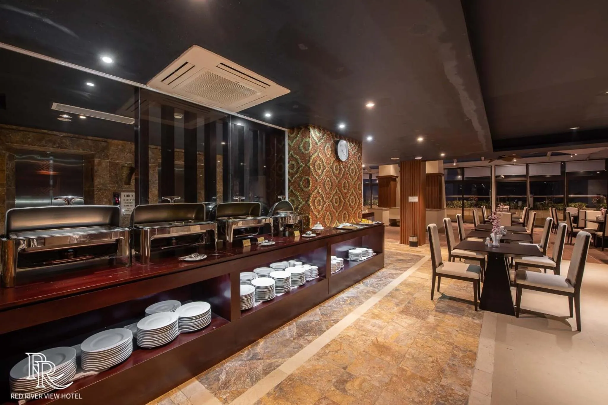 Restaurant/places to eat in Red River View Hotel