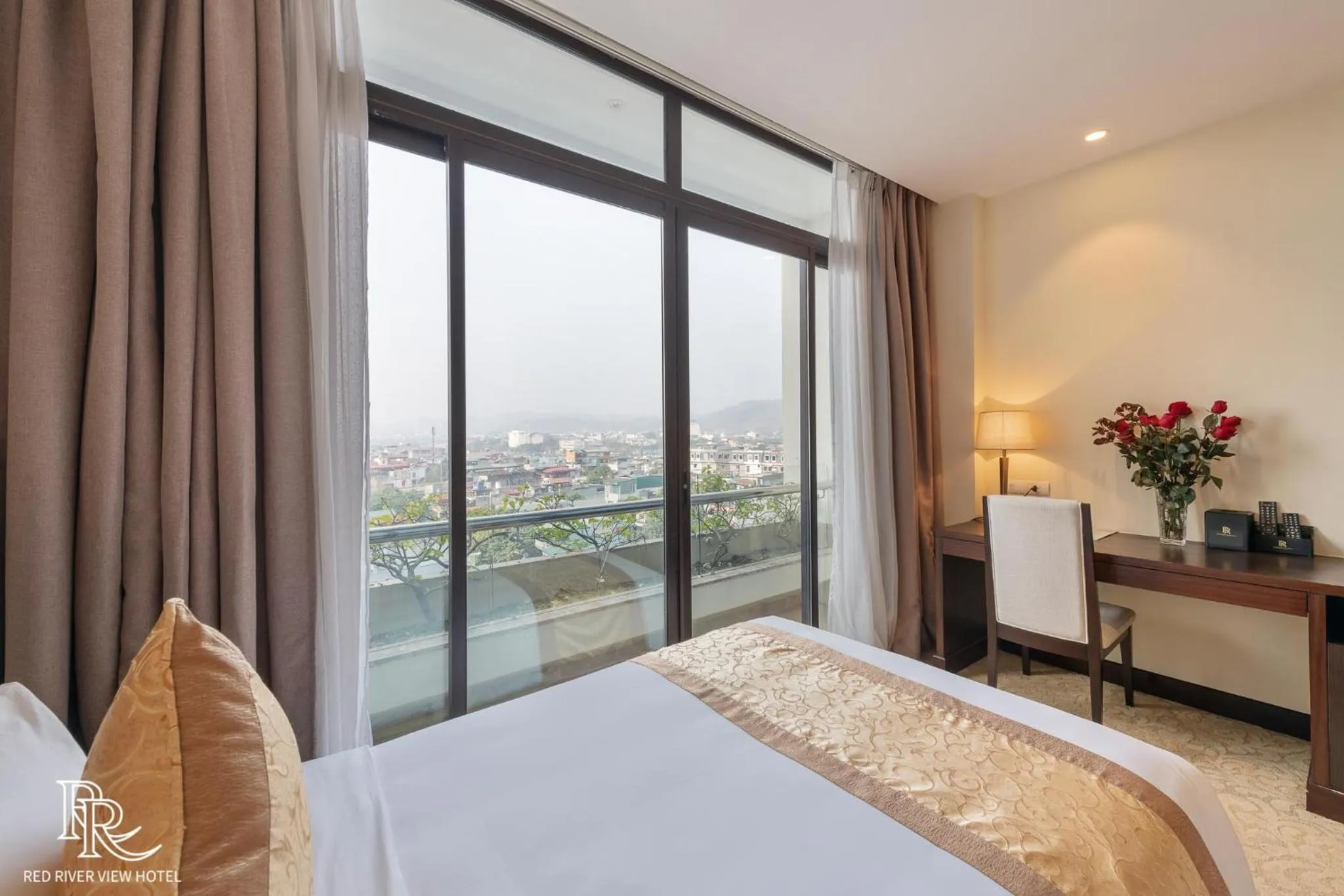 Bedroom, Bed in Red River View Hotel