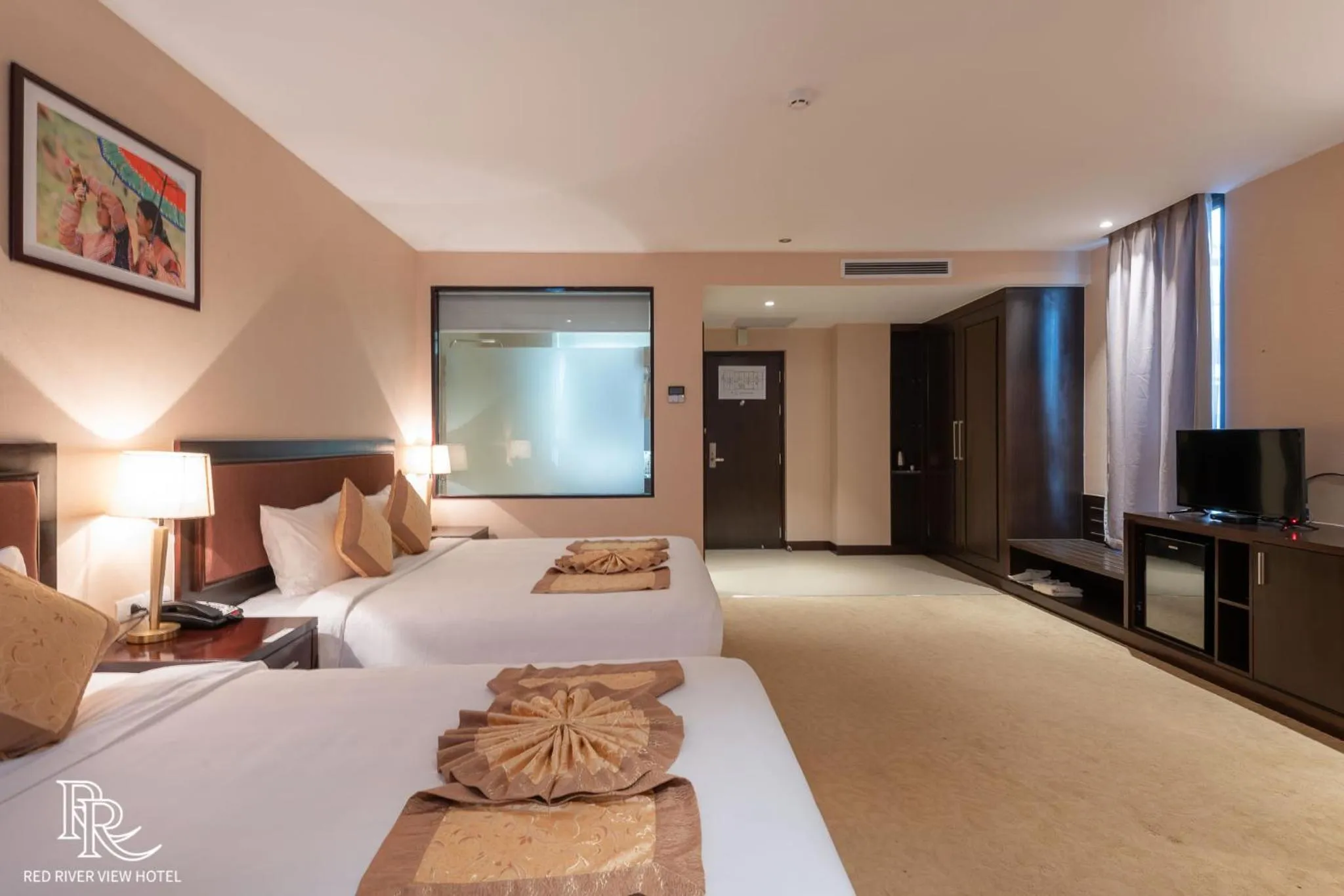 Photo of the whole room, Bed in Red River View Hotel