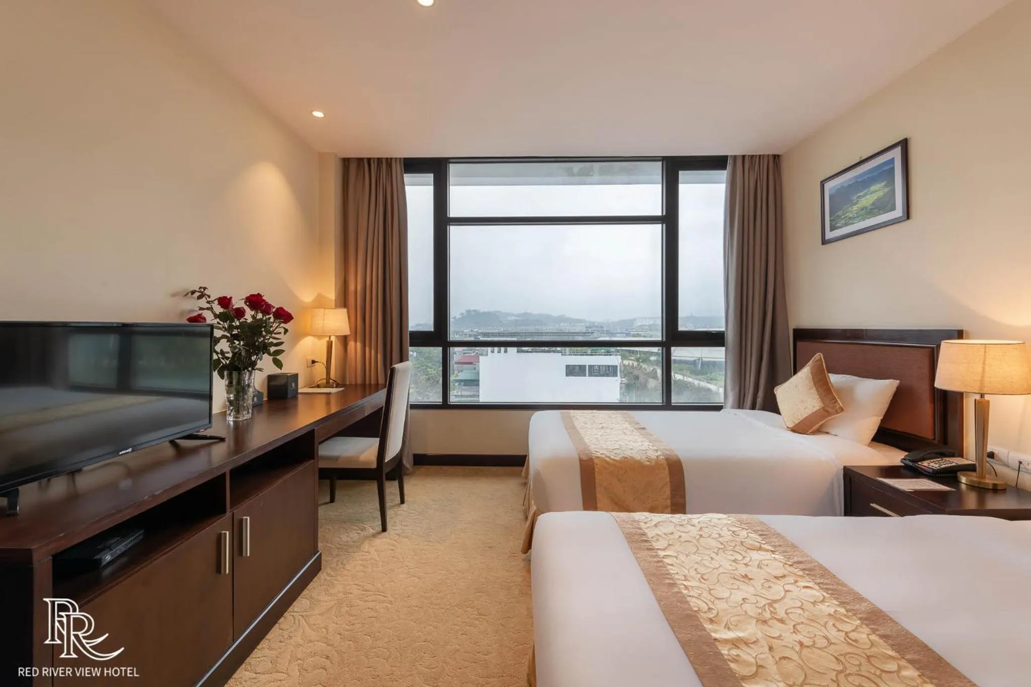 Photo of the whole room, Bed in Red River View Hotel