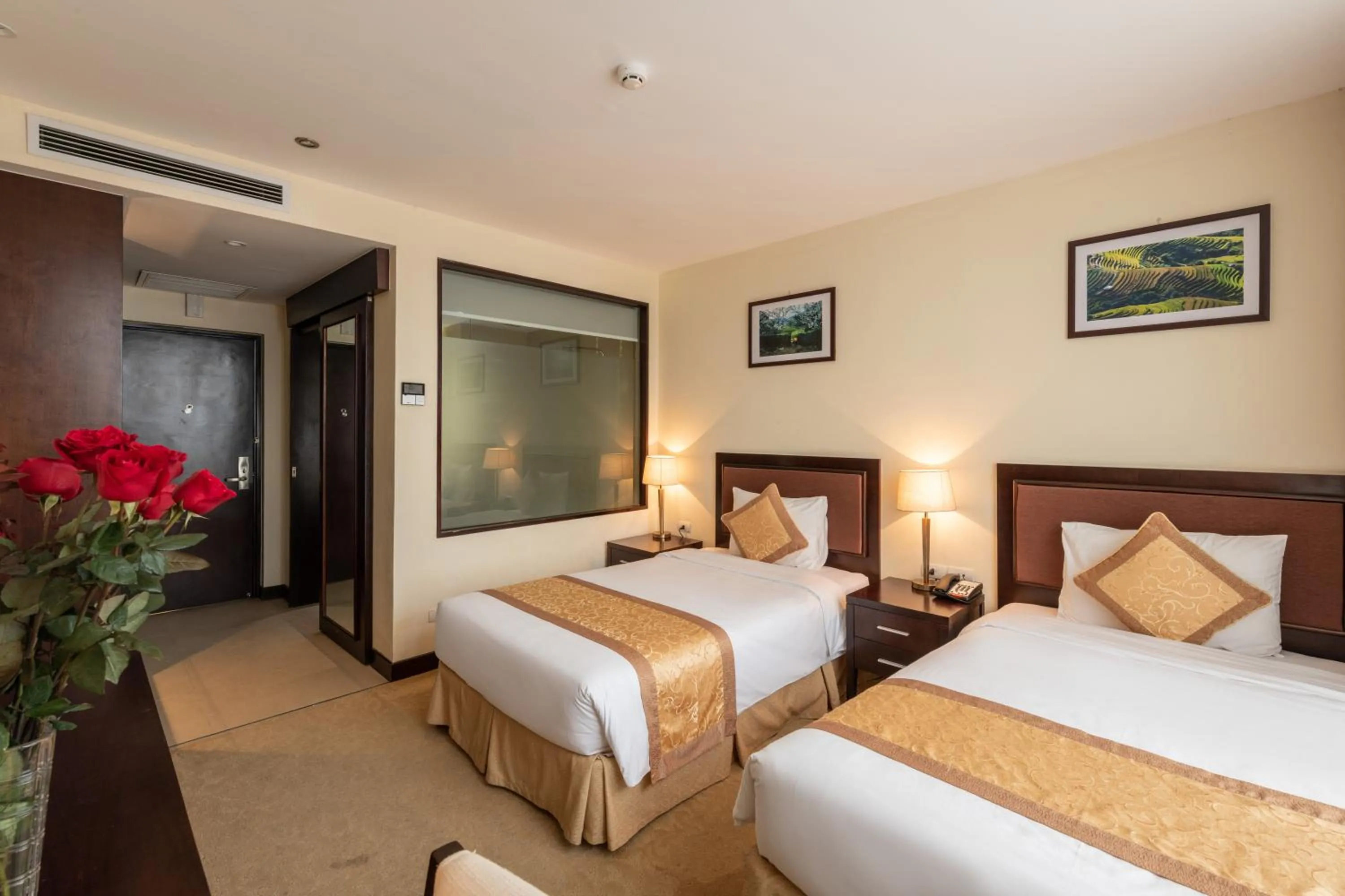 Bedroom, Bed in Red River View Hotel