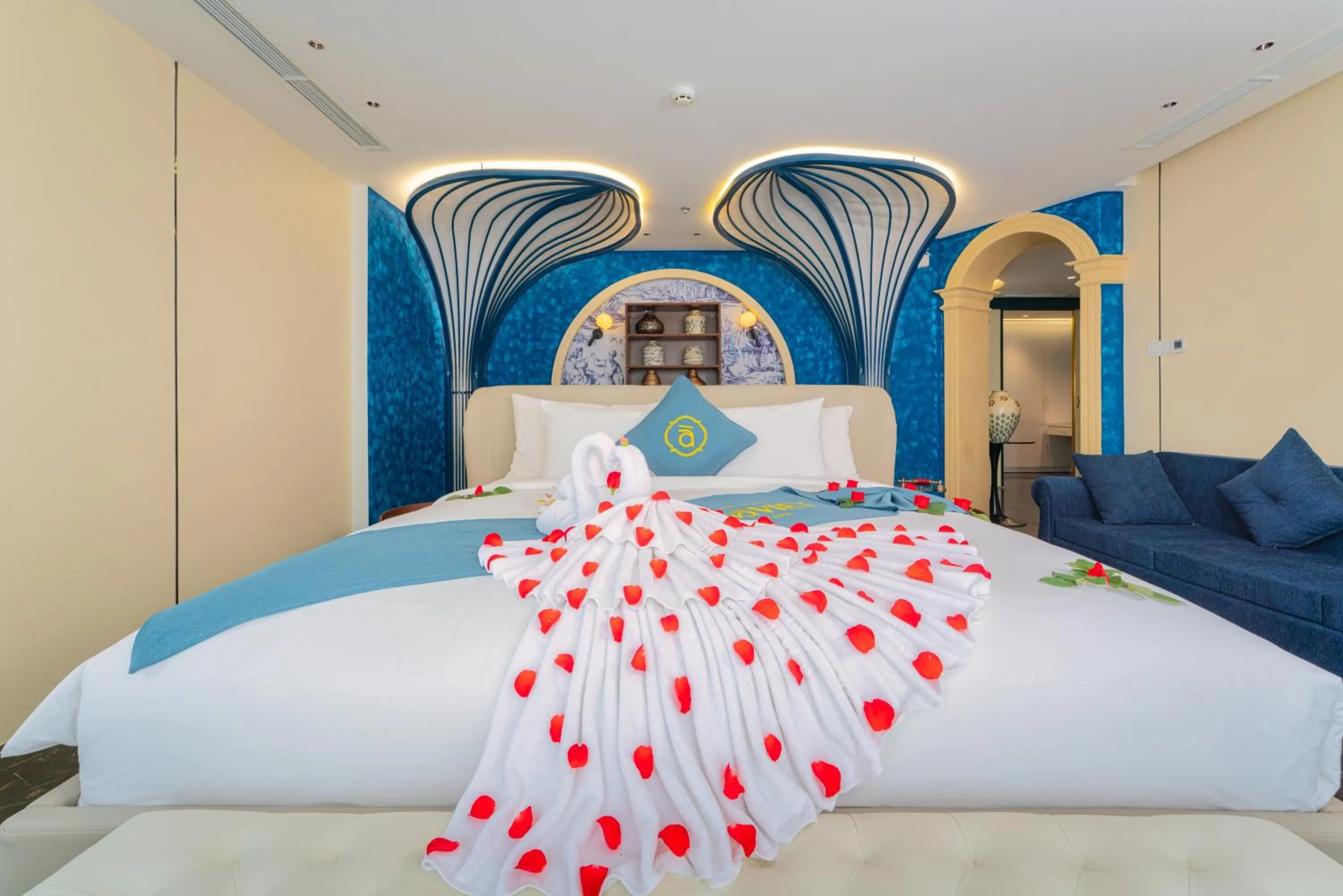 Bedroom, Bed in Nha Trang Prince Hotel