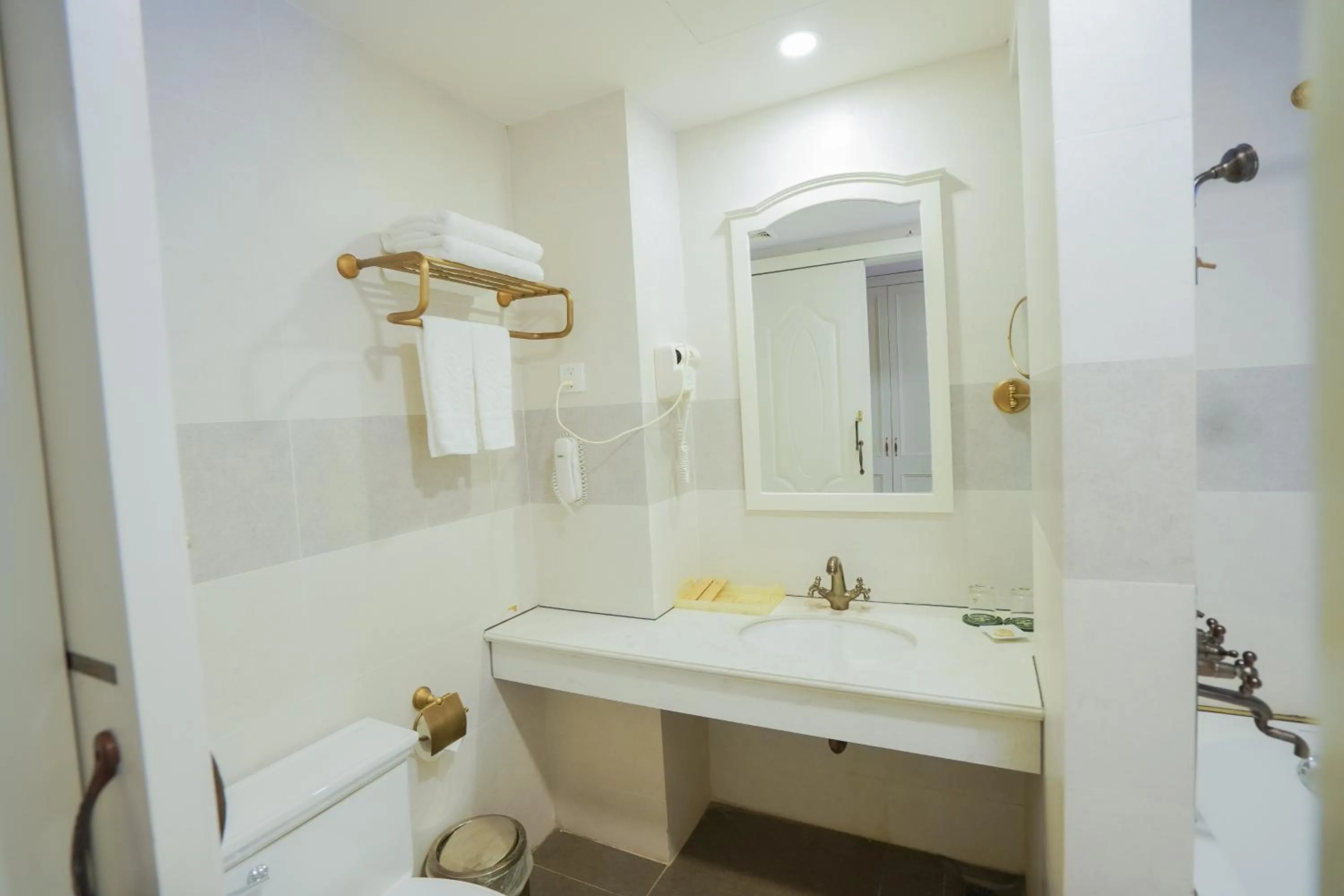 Bathroom in Isena Nha Trang Hotel