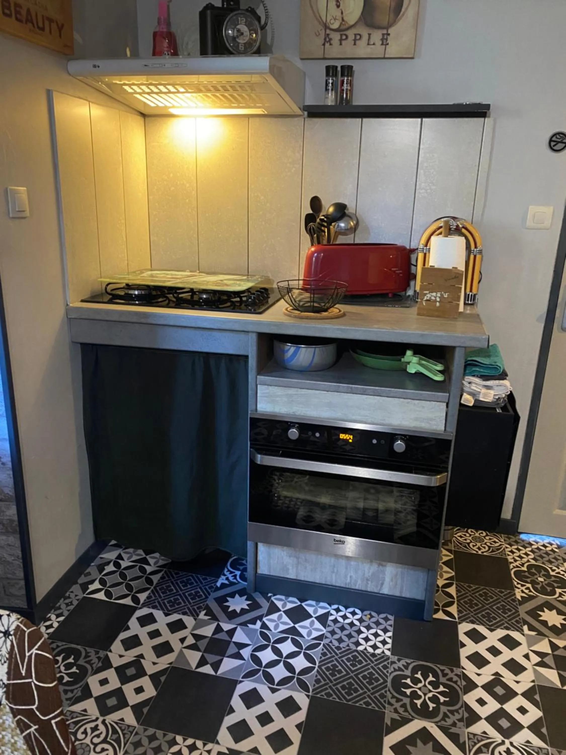 oven in Chambres d'hôtes La Fougereuse