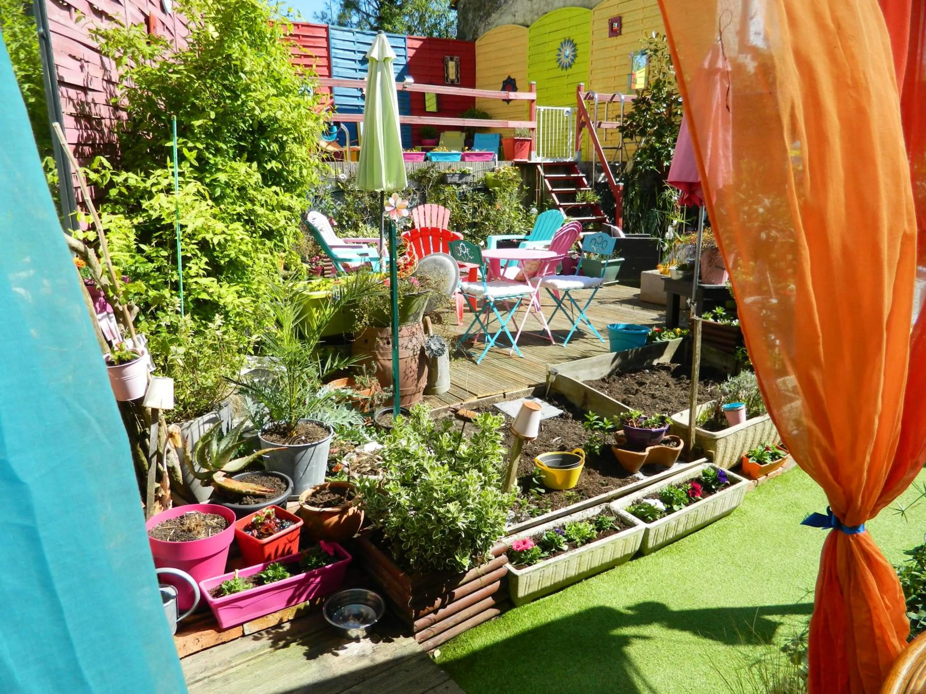 People in Chambres d'hôtes La Fougereuse